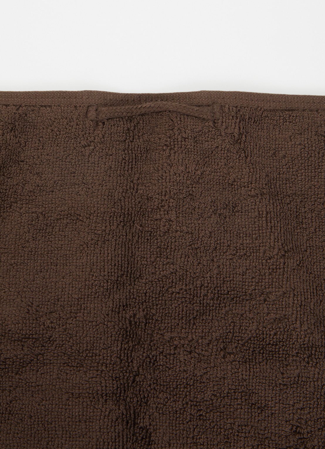 Aquanova London gastendoek - 600 gr/m2 -  30 x 50 cm - voorkant 2 donkerbruin