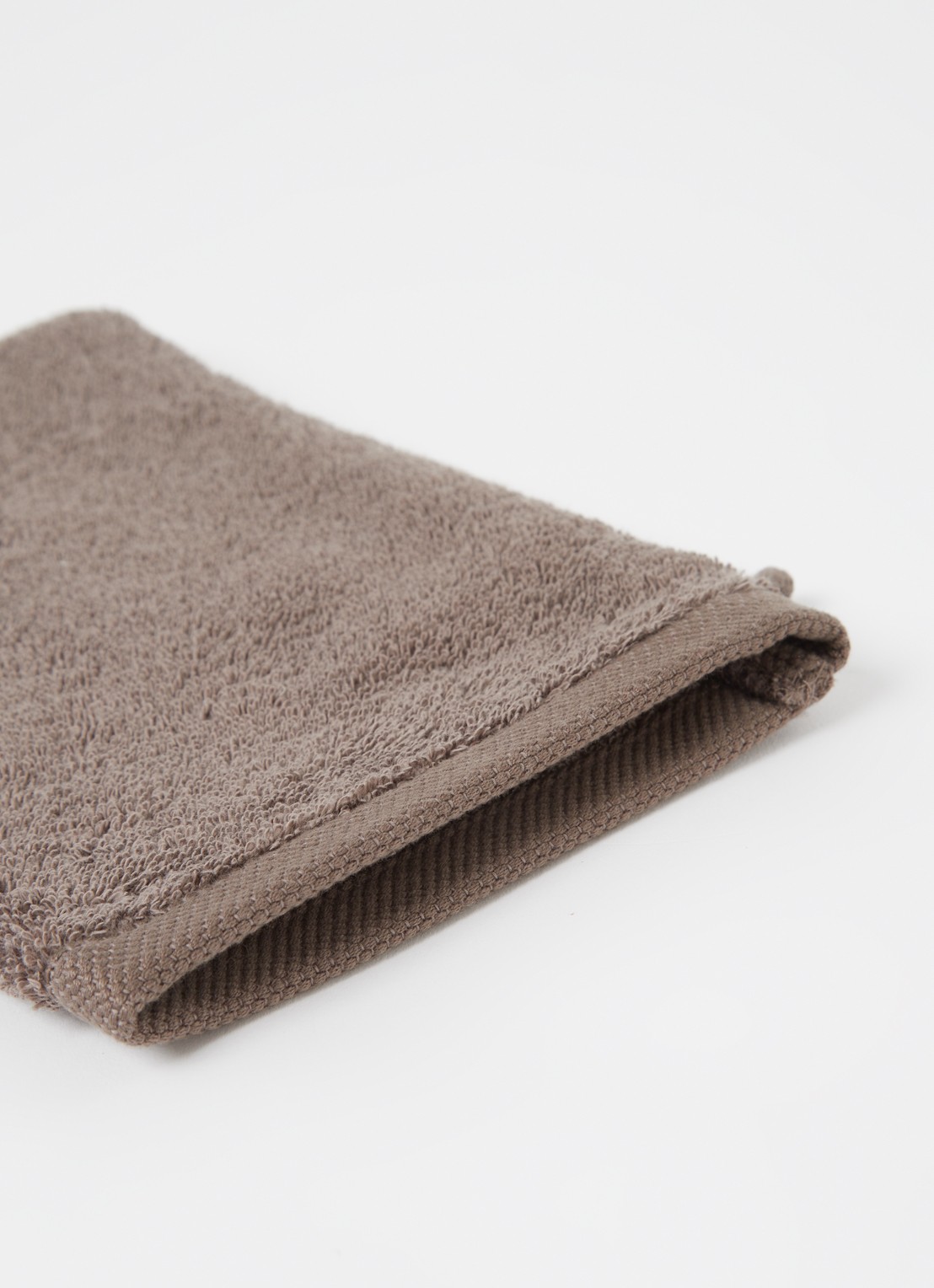 Aquanova London washand - 600 gr/m² - 16 x 22 cm - detail 2 donkerbruin