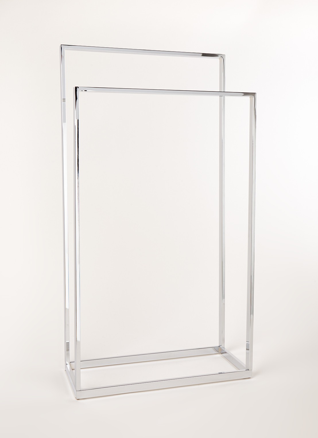 Aquanova Yuri handdoekenrek 89 cm - voorkant 2 zilver