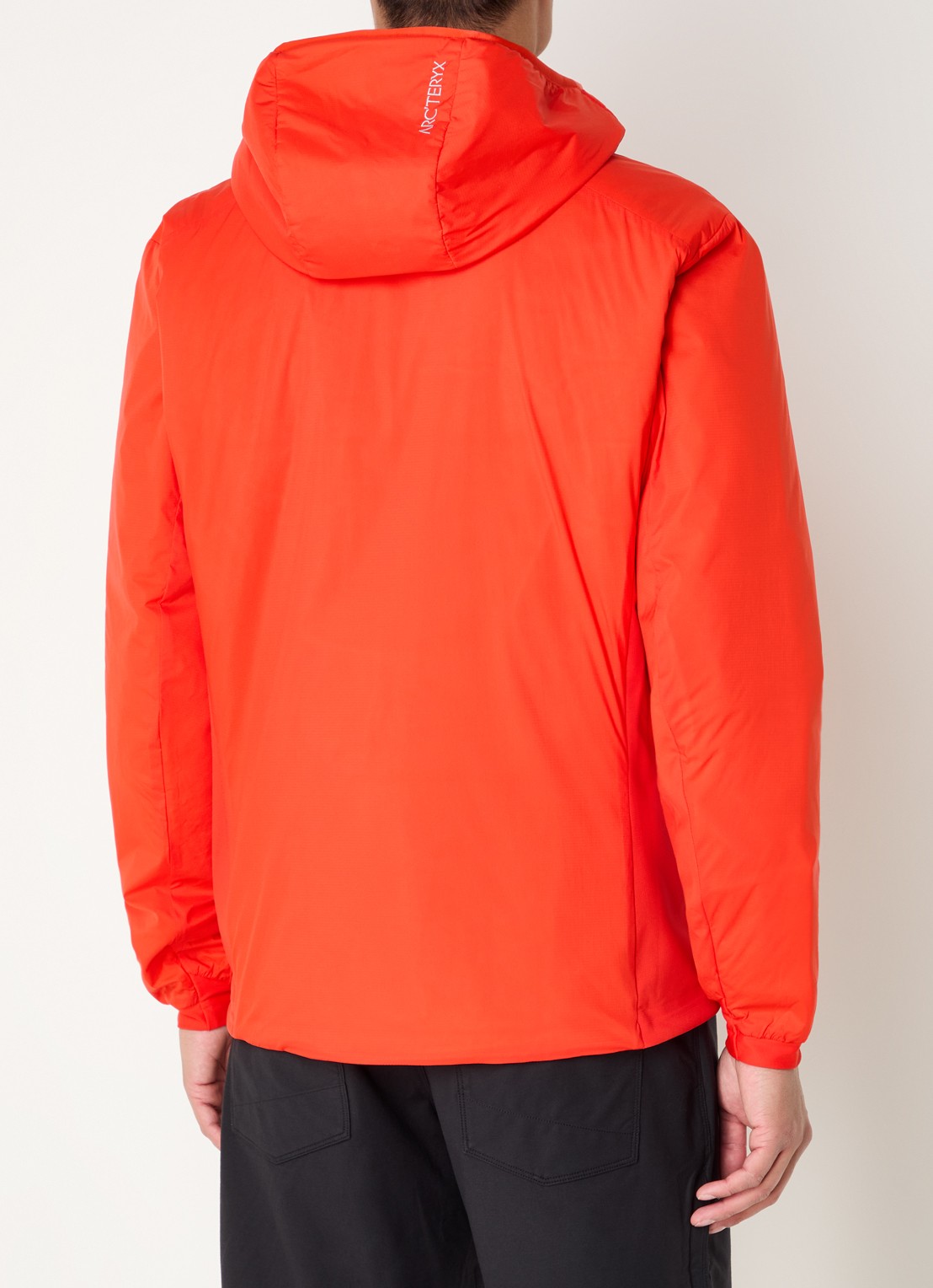Arc'teryx Atom gewatteerd jack met capuchon en ritszakken - achterkant rood