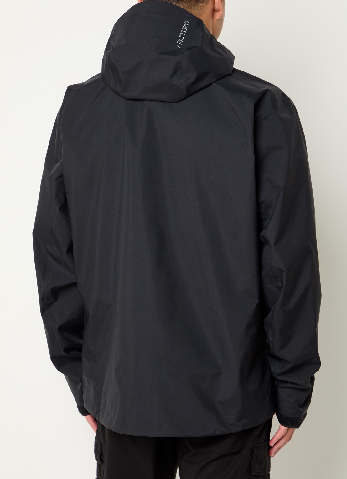 Arc'teryx Beta Gore-Tex windjack met logoborduring en ritszakken - achterkant 3 zwart