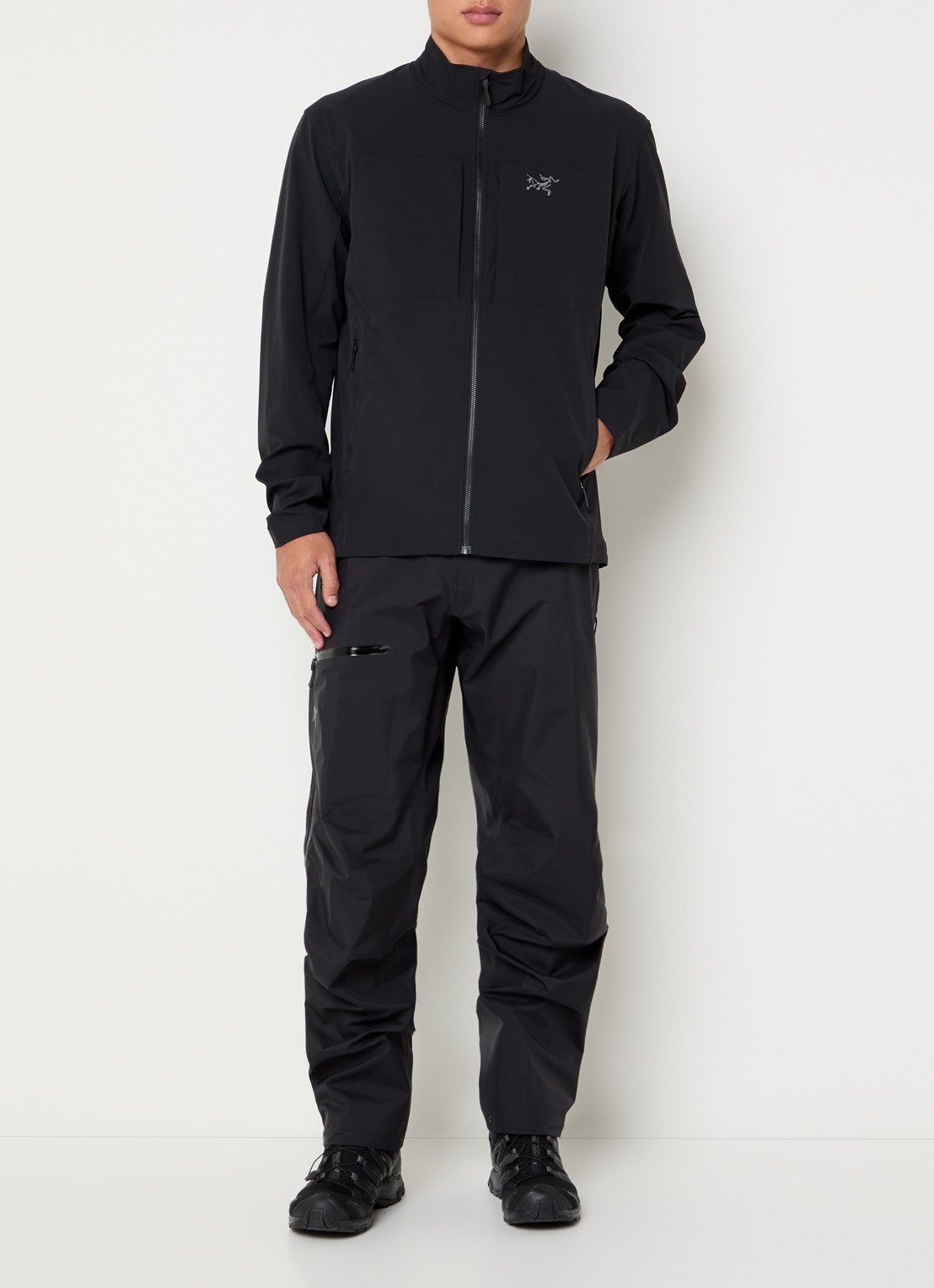 Arc'teryx Gamma windjack met logoborduring en ritszakken - voorkant 3 zwart