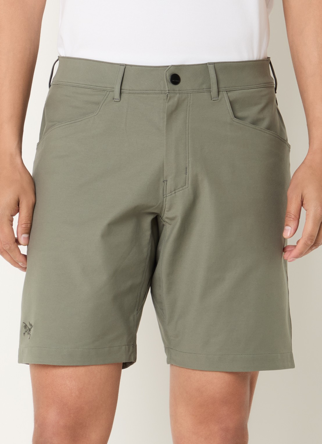 Arc'teryx Kragg slim fit korte broek met steekzakken - detail 3 bronsgroen