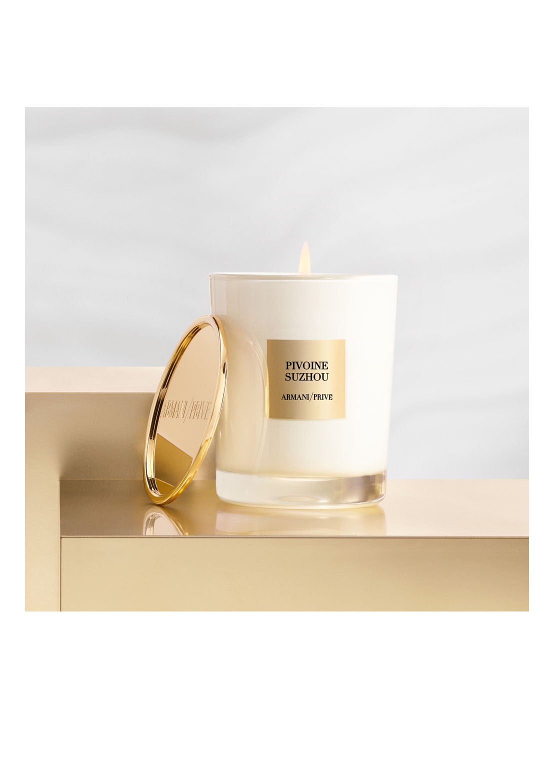 Armani Beauty Privé Pivoine Suzhou - geurkaars 175 gram - voorkant 2 beige