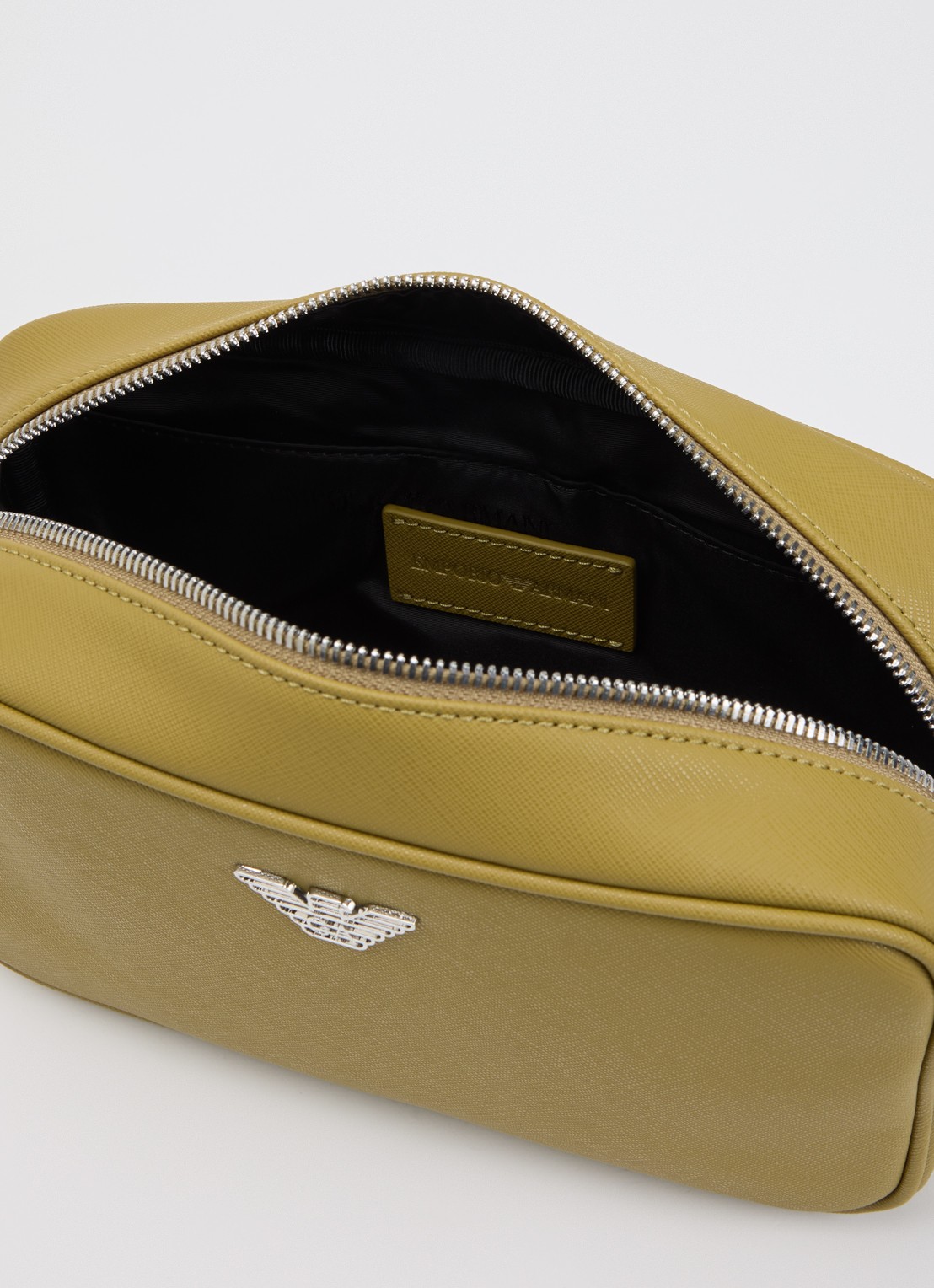 Armani Beautycase met logo  - voorkant 2 olijfgroen