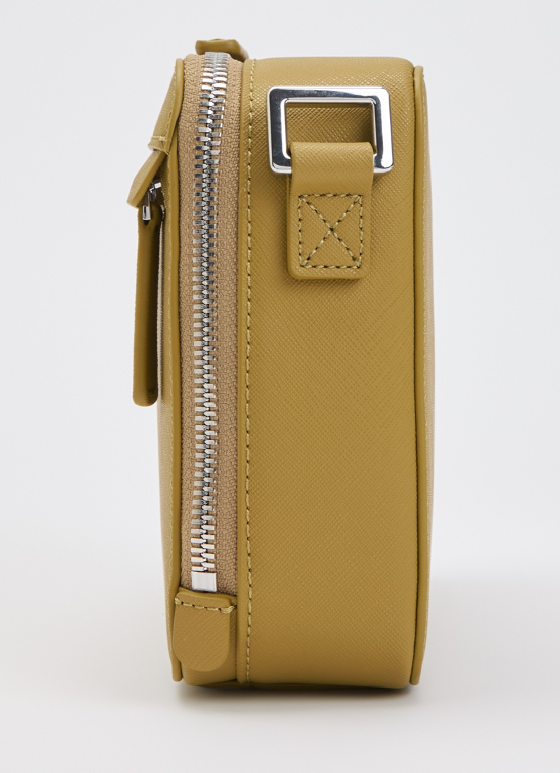 Armani Business Regenerated crossbodytas van imitatieleer met afneembare schouderriem  - detail 4 olijfgroen