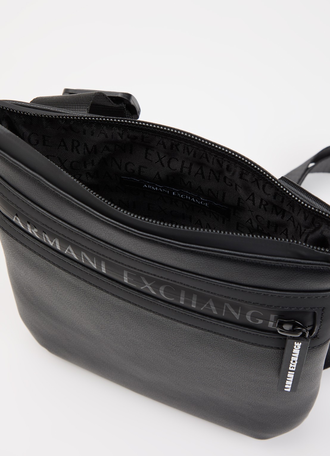 Armani Crossbody tas met logo  - detail 3 zwart