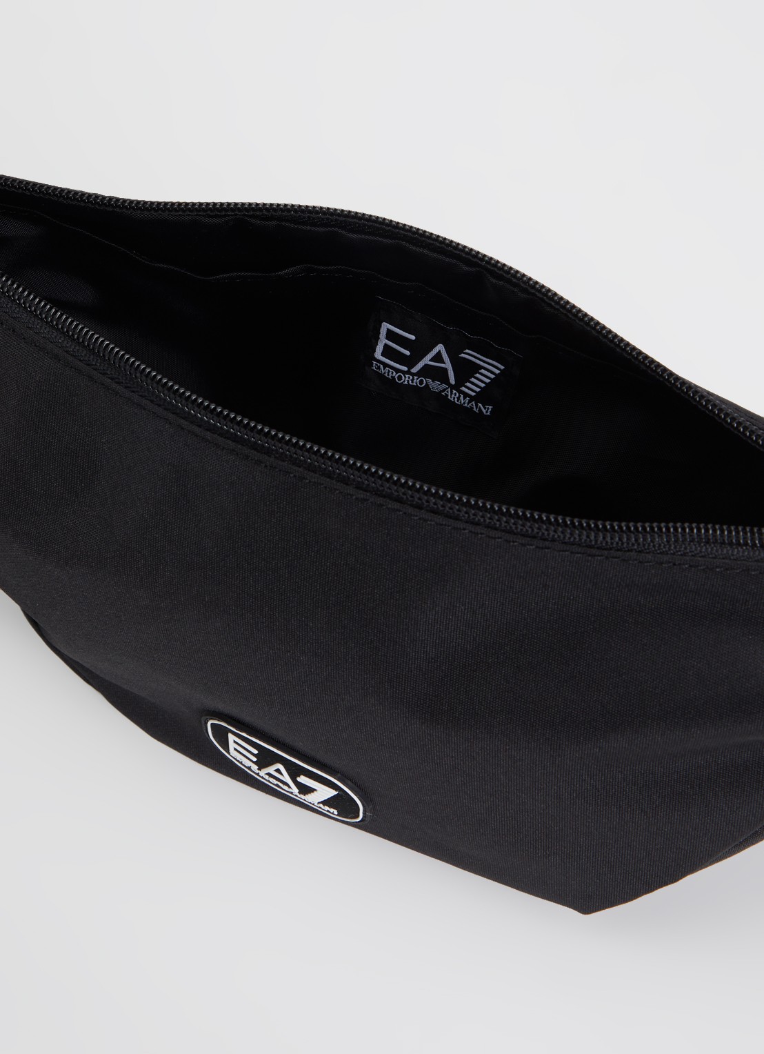 Armani Crossbodytas met logo - detail zwart