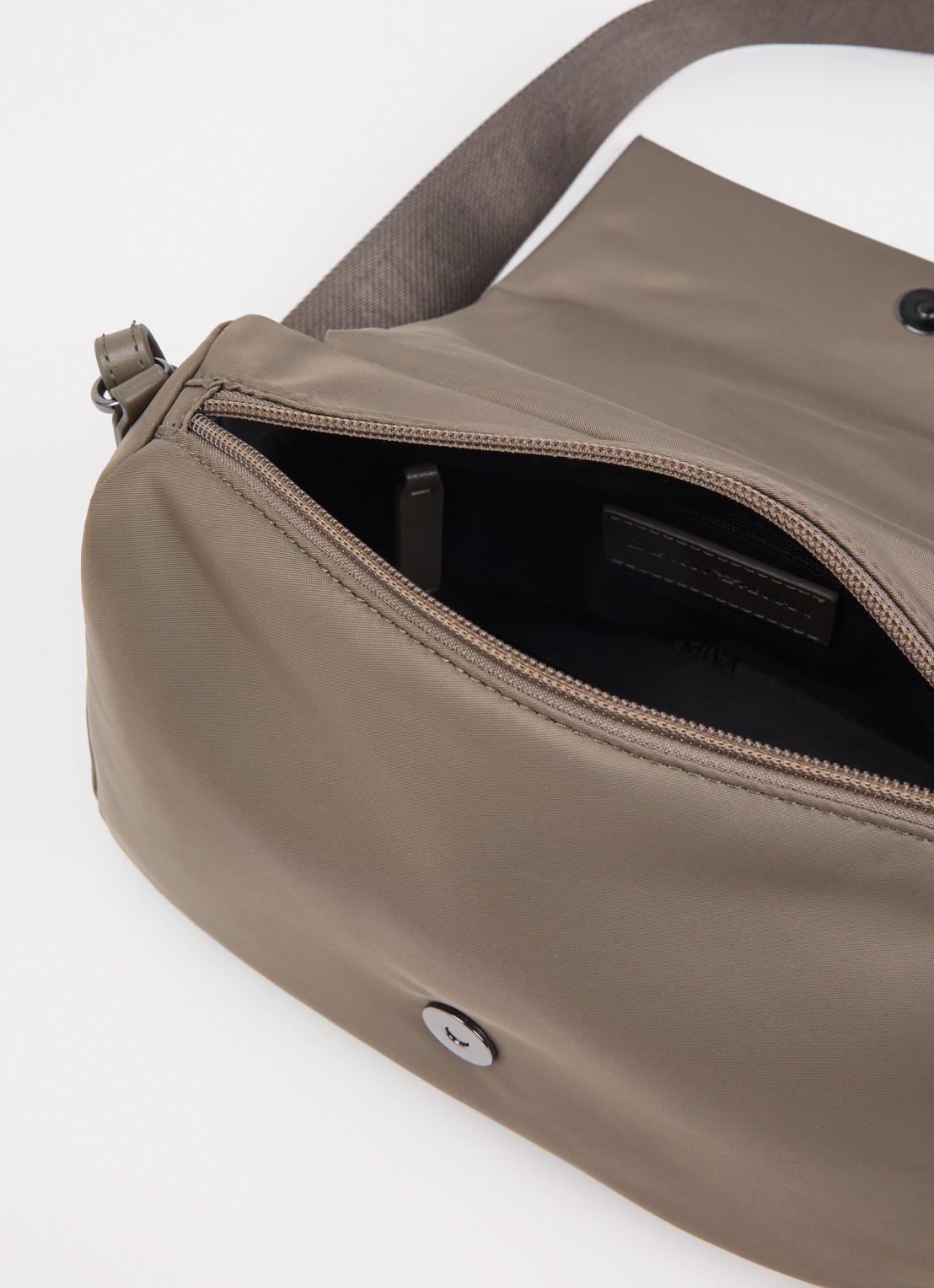 Armani Crossbodytas met logo - detail 2 bruin