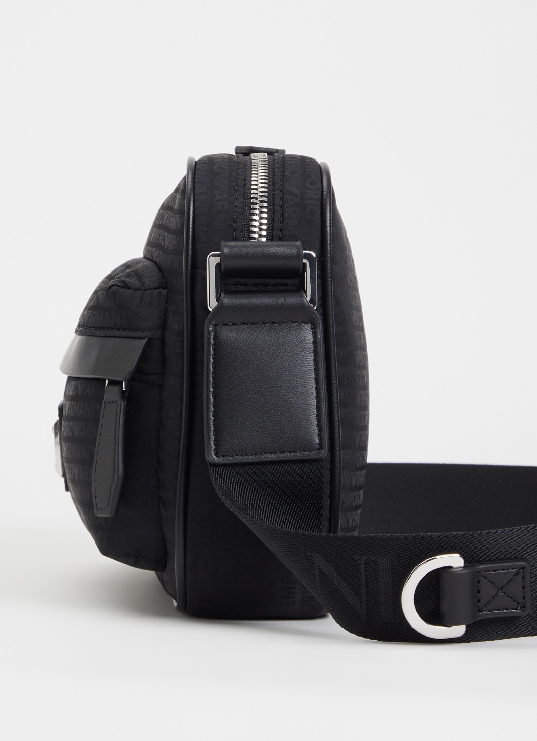 Armani Crossbodytas met logoprint en verstelbare schouderriem - detail 4 zwart