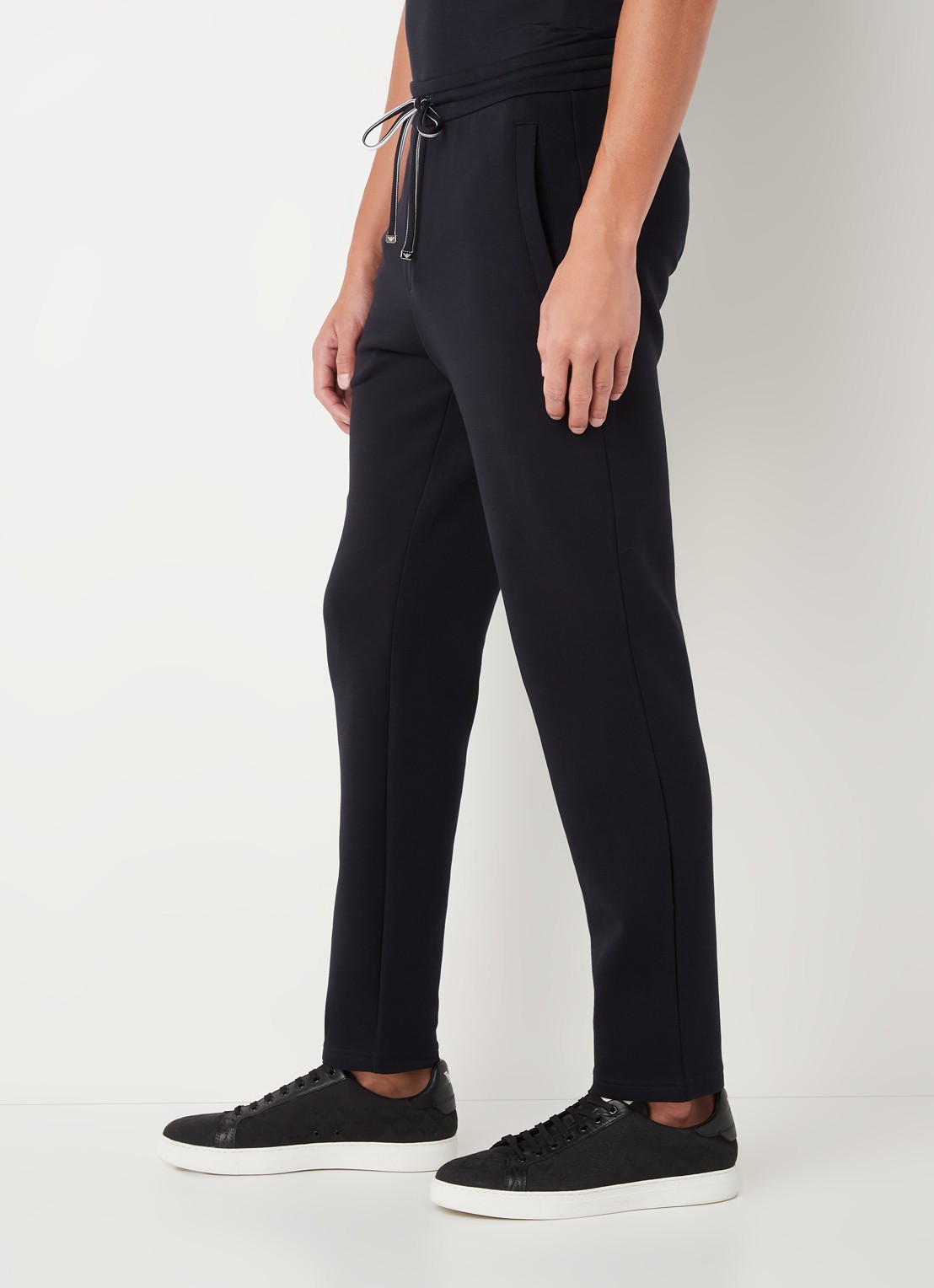 Armani Essential tapered fit joggingbroek met steekzakken - detail 4 donkerblauw
