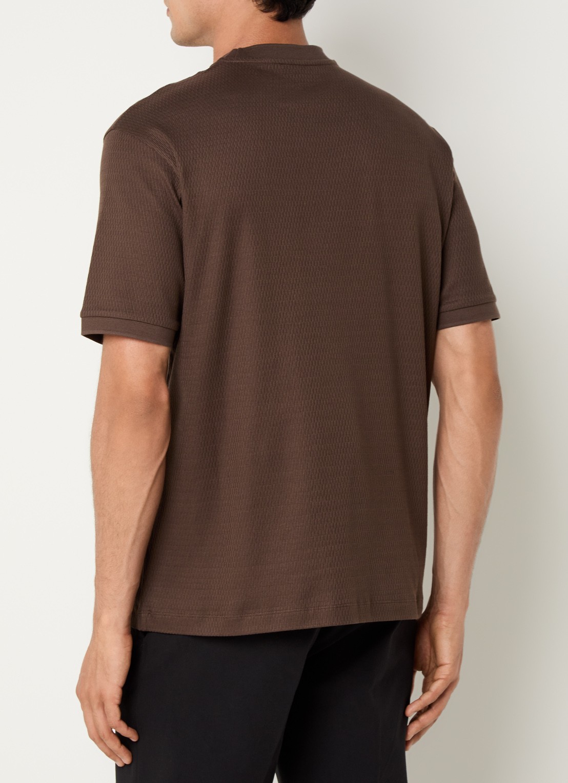 Armani Fijngebreid T-shirt met ingebreid patroon - achterkant donkerbruin