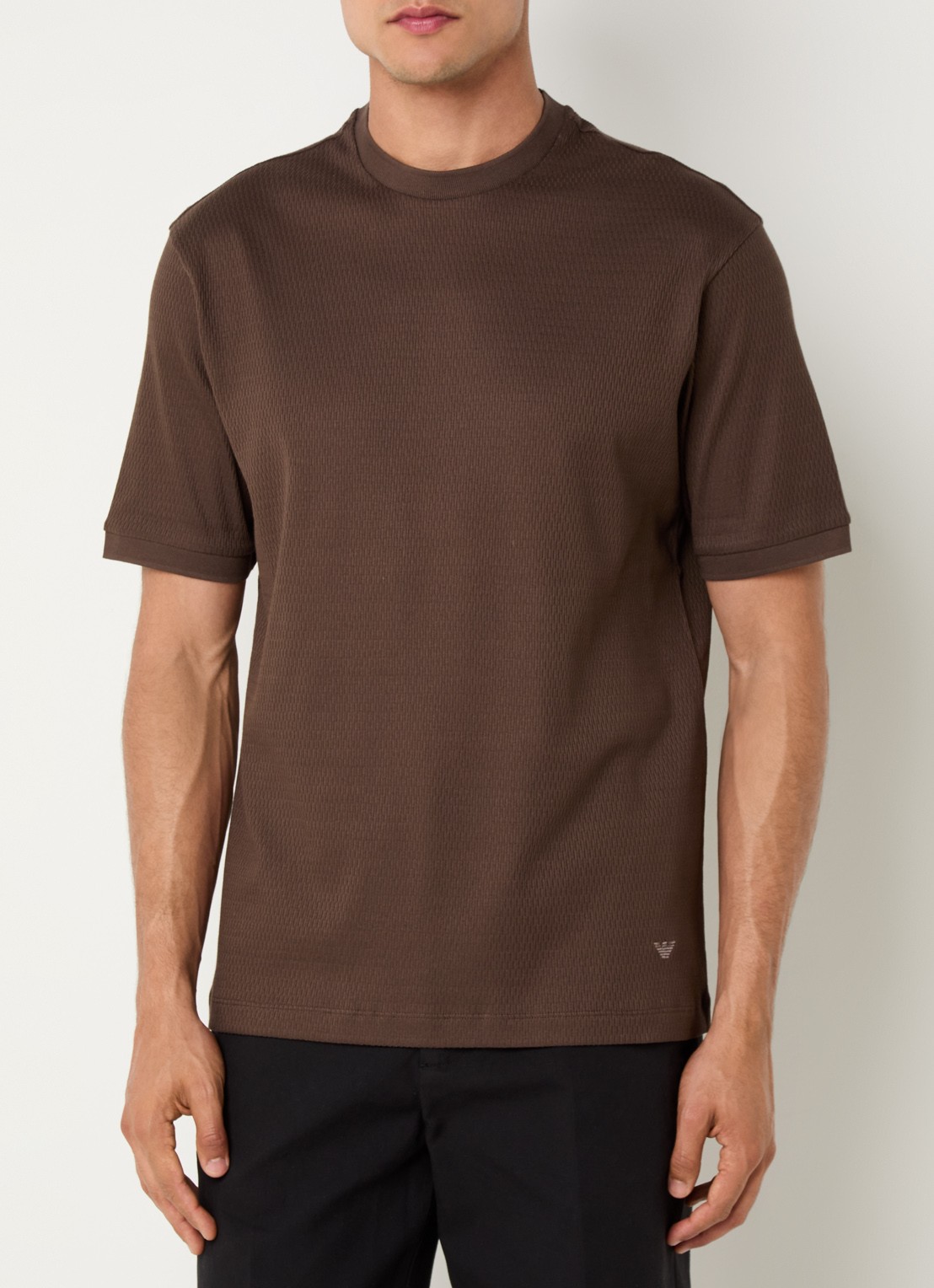 Armani Fijngebreid T-shirt met ingebreid patroon - detail 4 donkerbruin