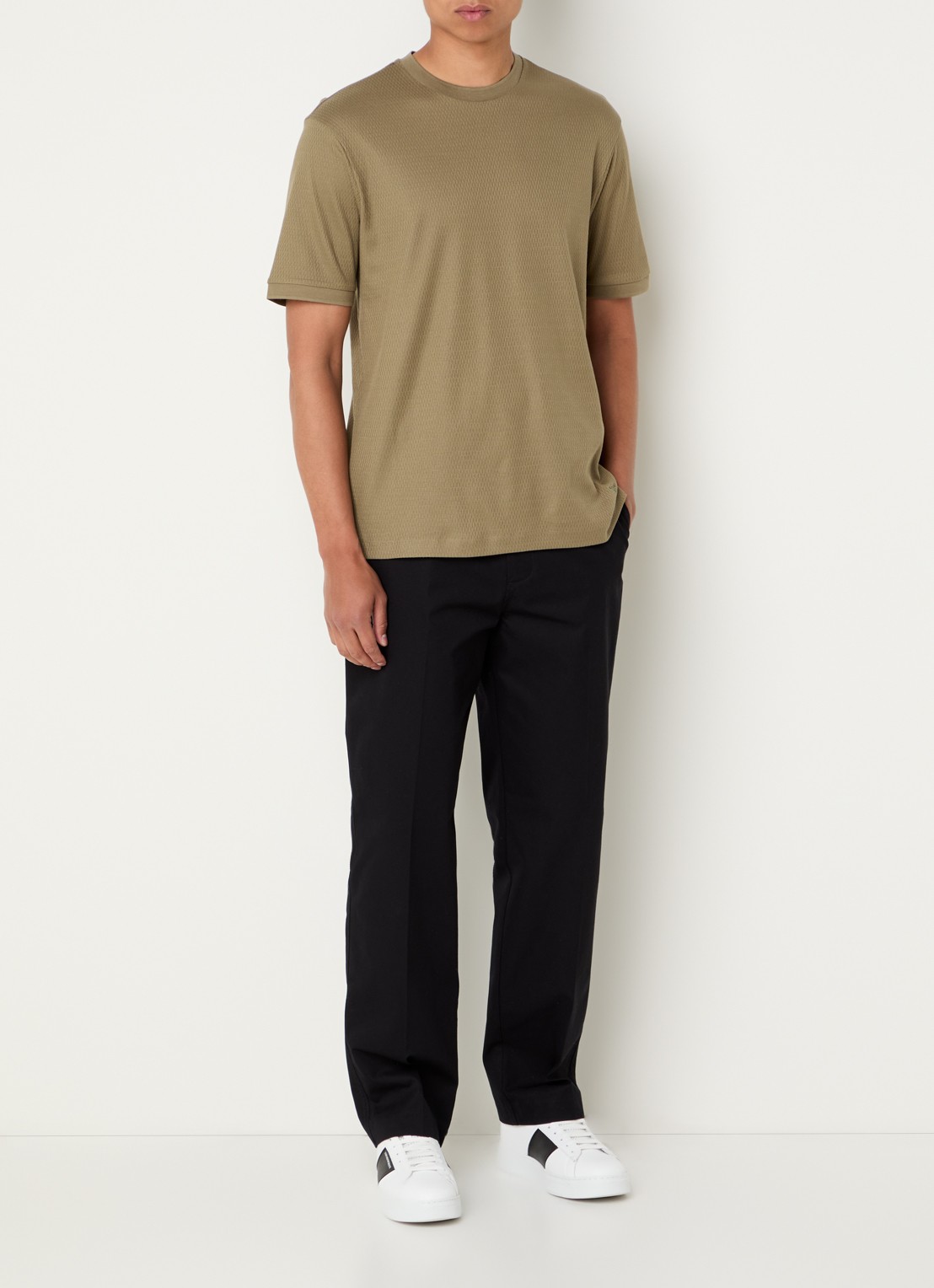 Armani Fijngebreid T-shirt met ingebreid patroon - voorkant 3 mosgroen