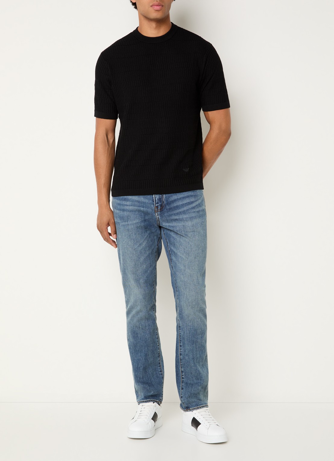 Armani Fijngebreid T-shirt van wol met structuur - voorkant 3 zwart