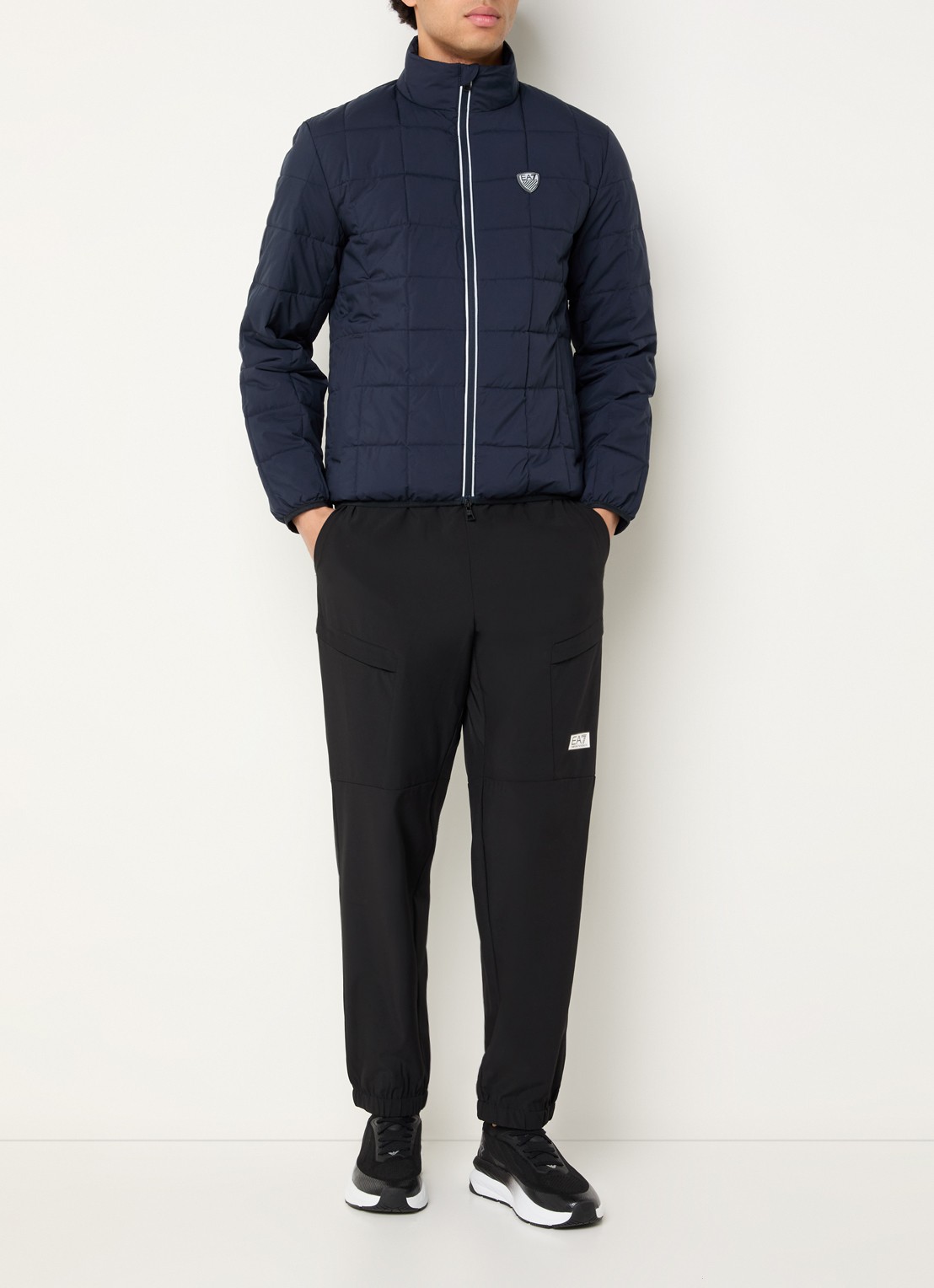 Armani Gewatteerd jack met logo en donsvulling - voorkant 3 donkerblauw