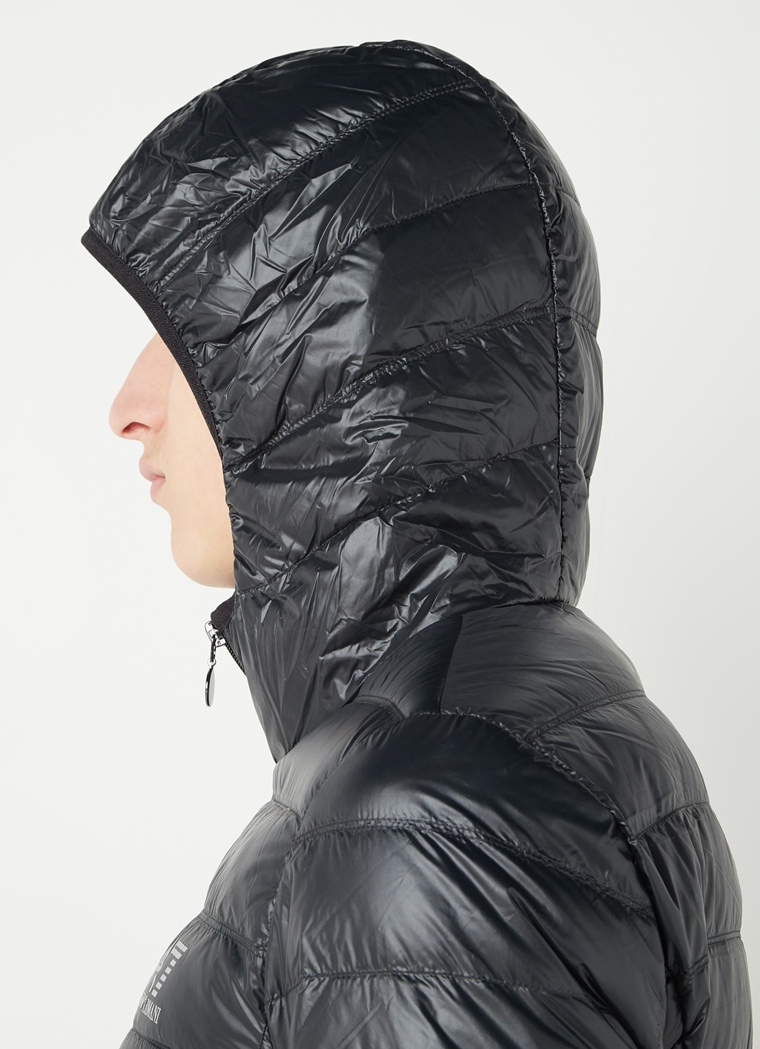Armani Gewatteerd trainingsjack met donsvulling en logo - detail 2 zwart