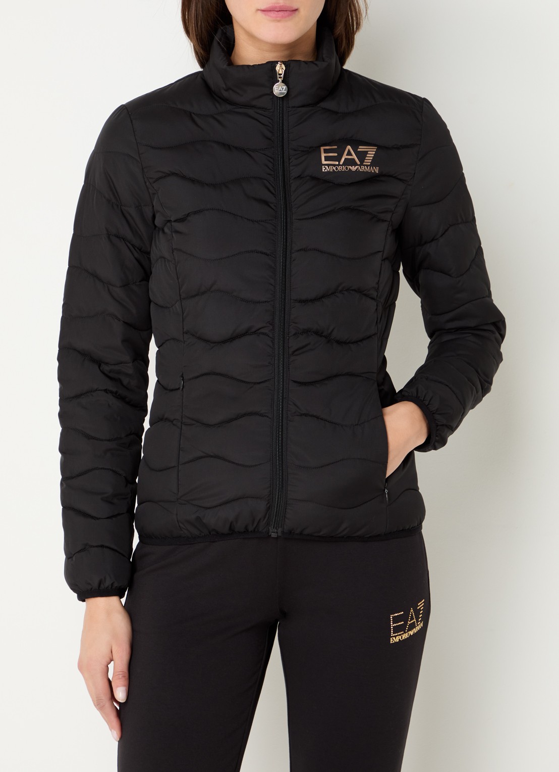 Armani Gewatteerde jas met quilt patroon en ritszakken - detail 4 zwart