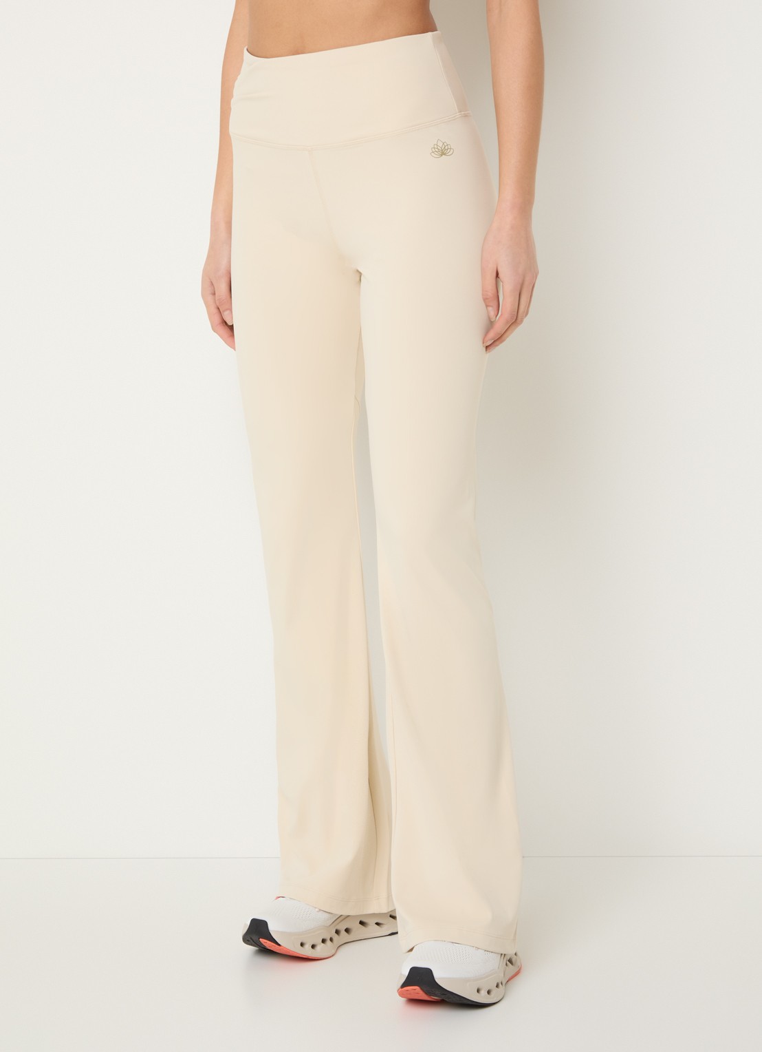 Armani High waist flared fit trainingsbroek - detail 4 vanillegeel