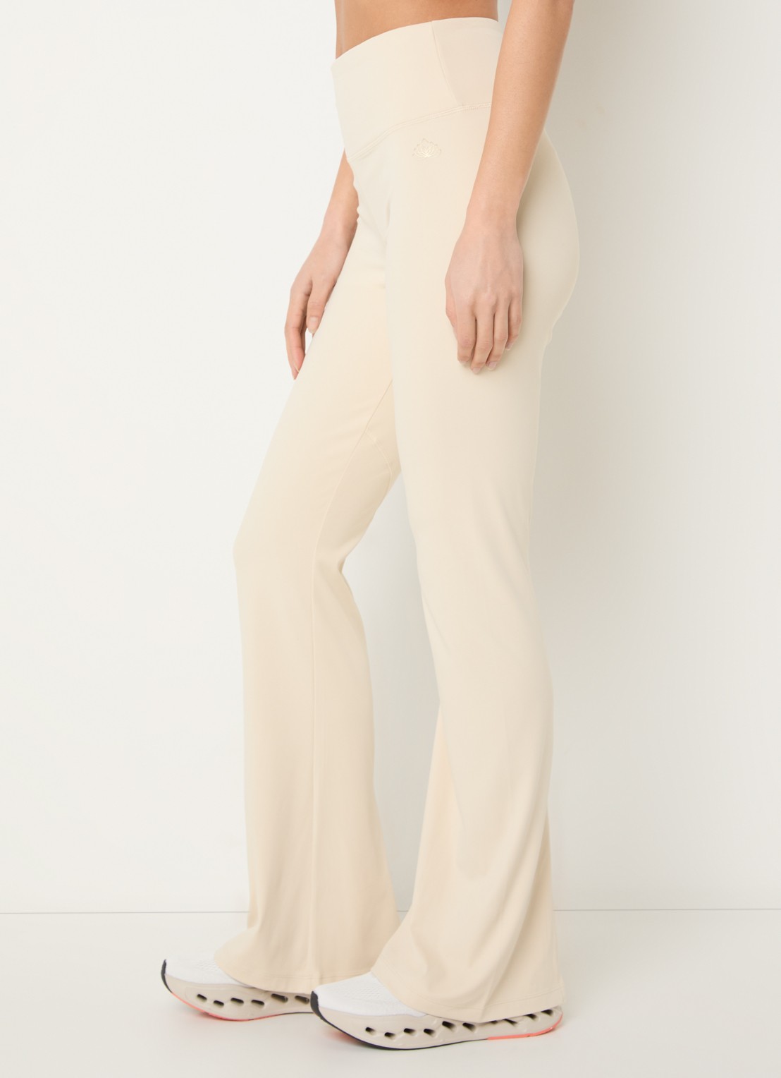 Armani High waist flared fit trainingsbroek - detail 5 vanillegeel
