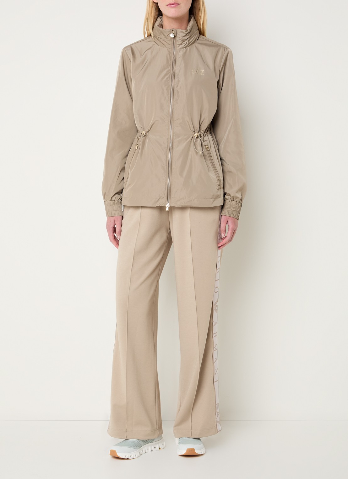 Armani High waist loose fit joggingsbroek met logo - voorkant 3 khaki