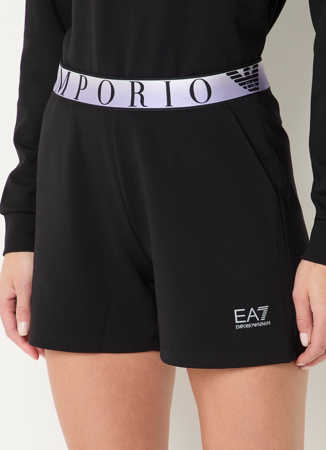 Armani High waist straight fit korte broek met logoband en steekzakken - detail 4 zwart
