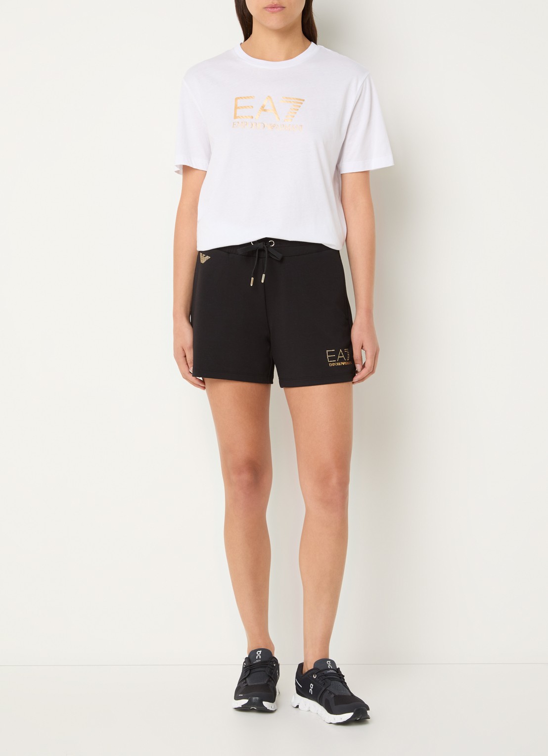 Armani High waist straight fit korte joggingbroek met logo - voorkant 4 zwart