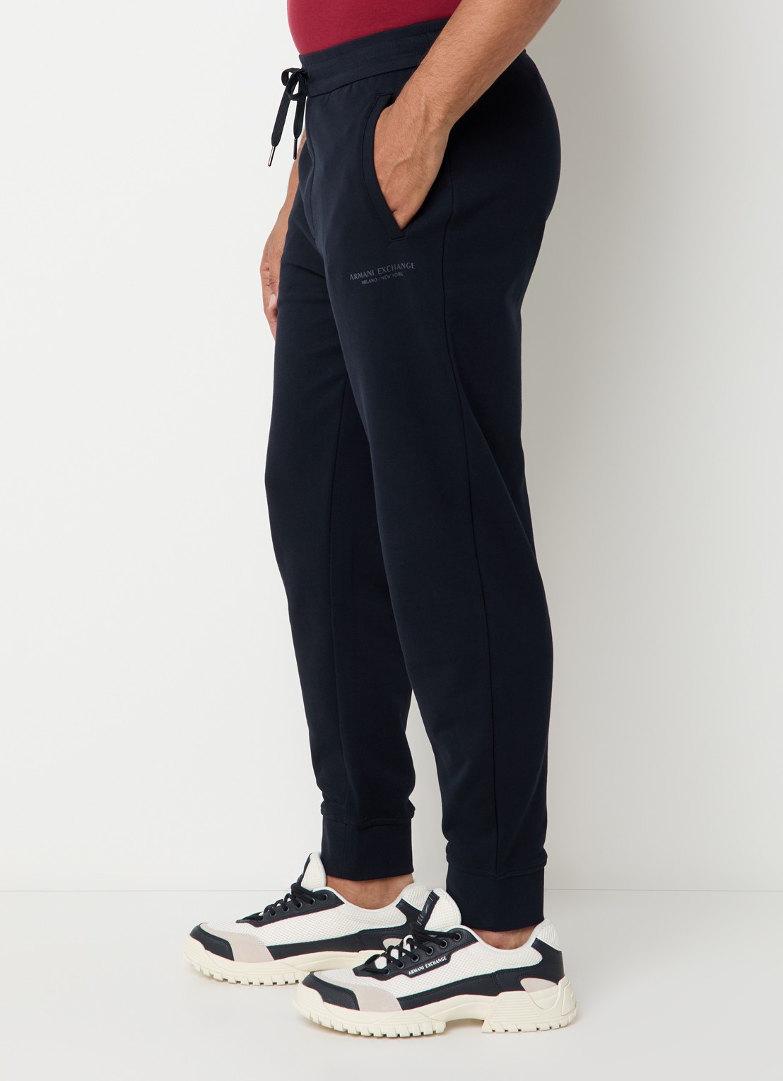Armani High waist tapered fit joggingbroek met steekzakken - detail 5 donkerblauw