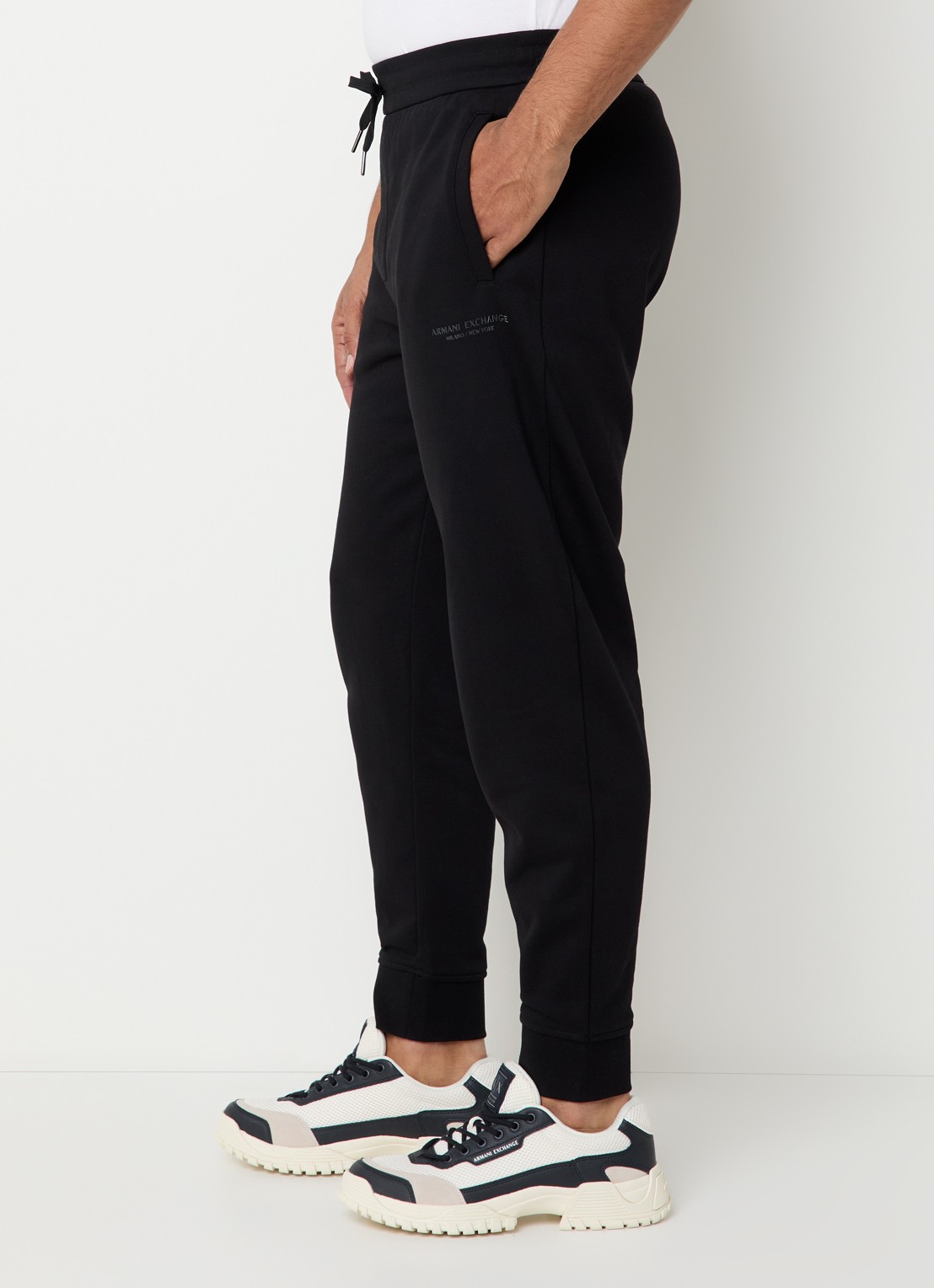 Armani High waist tapered fit joggingbroek met steekzakken - detail 5 zwart