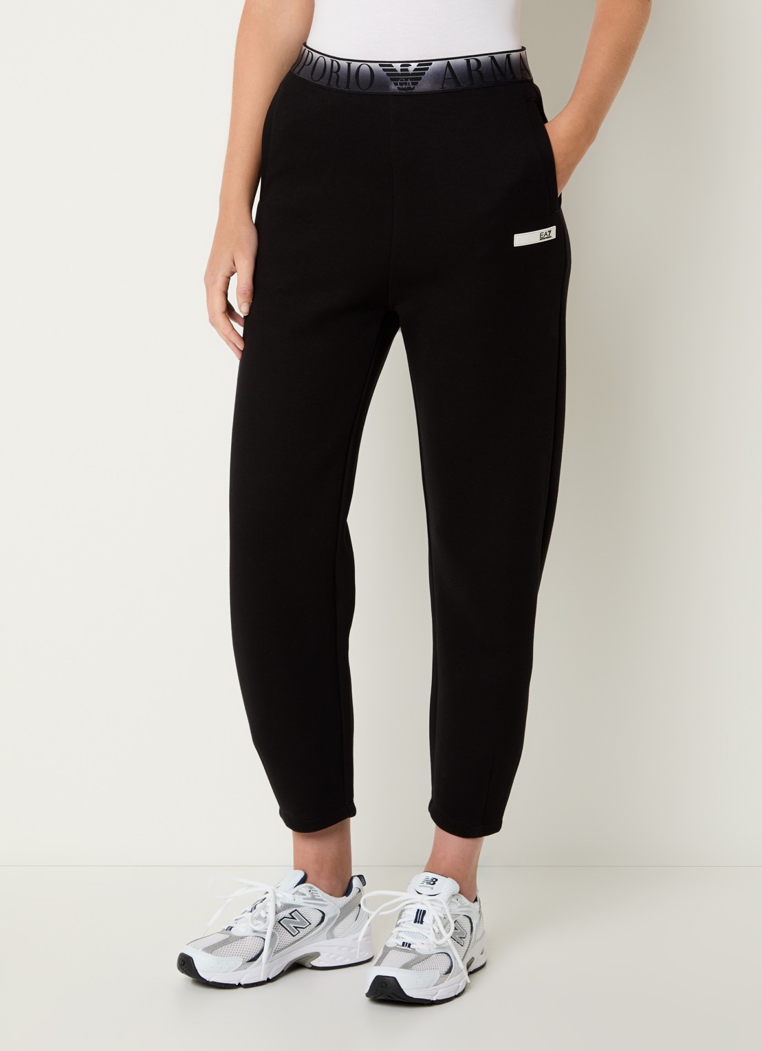 Armani High waist tapered fit joggingbroek met steekzakken - detail 2 zwart