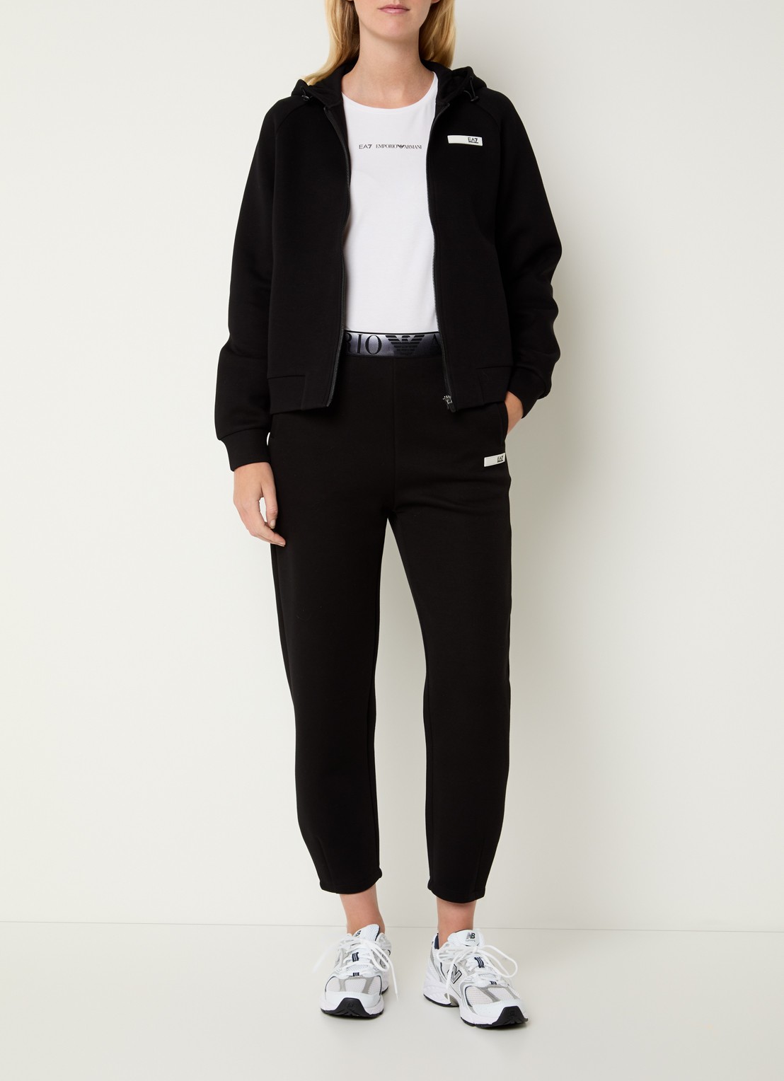 Armani High waist tapered fit joggingbroek met steekzakken - voorkant 4 zwart