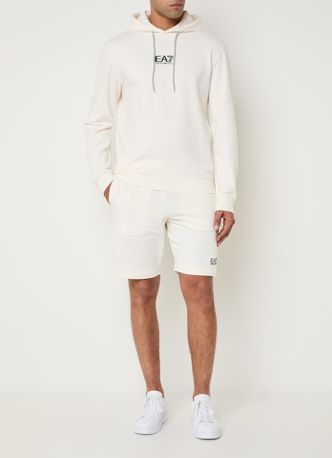 Armani Hoodie met logo- en backprint - voorkant 3 gebroken wit