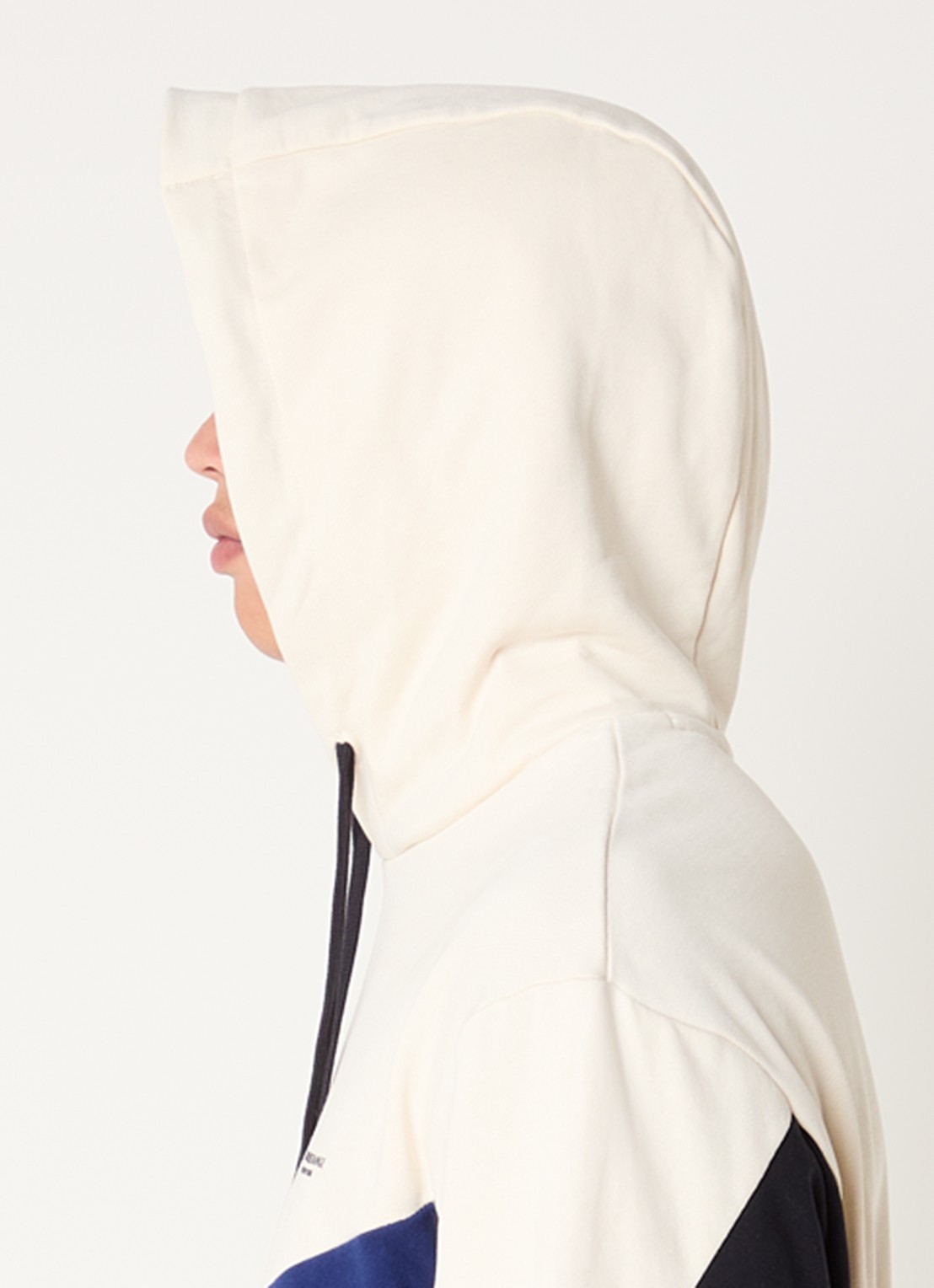 Armani Hoodie met logo - detail 5 gebroken wit