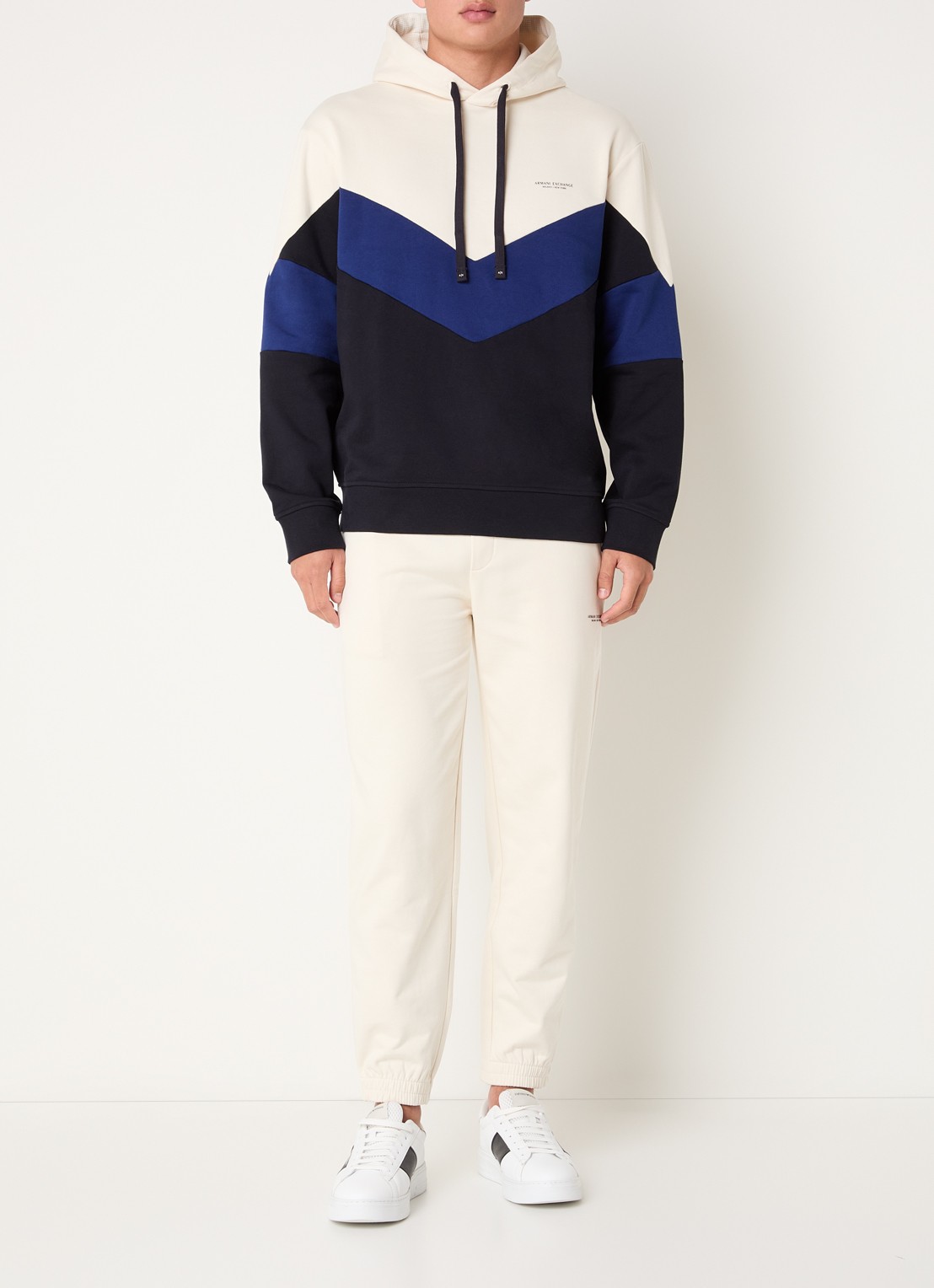 Armani Hoodie met logo - voorkant 2 gebroken wit