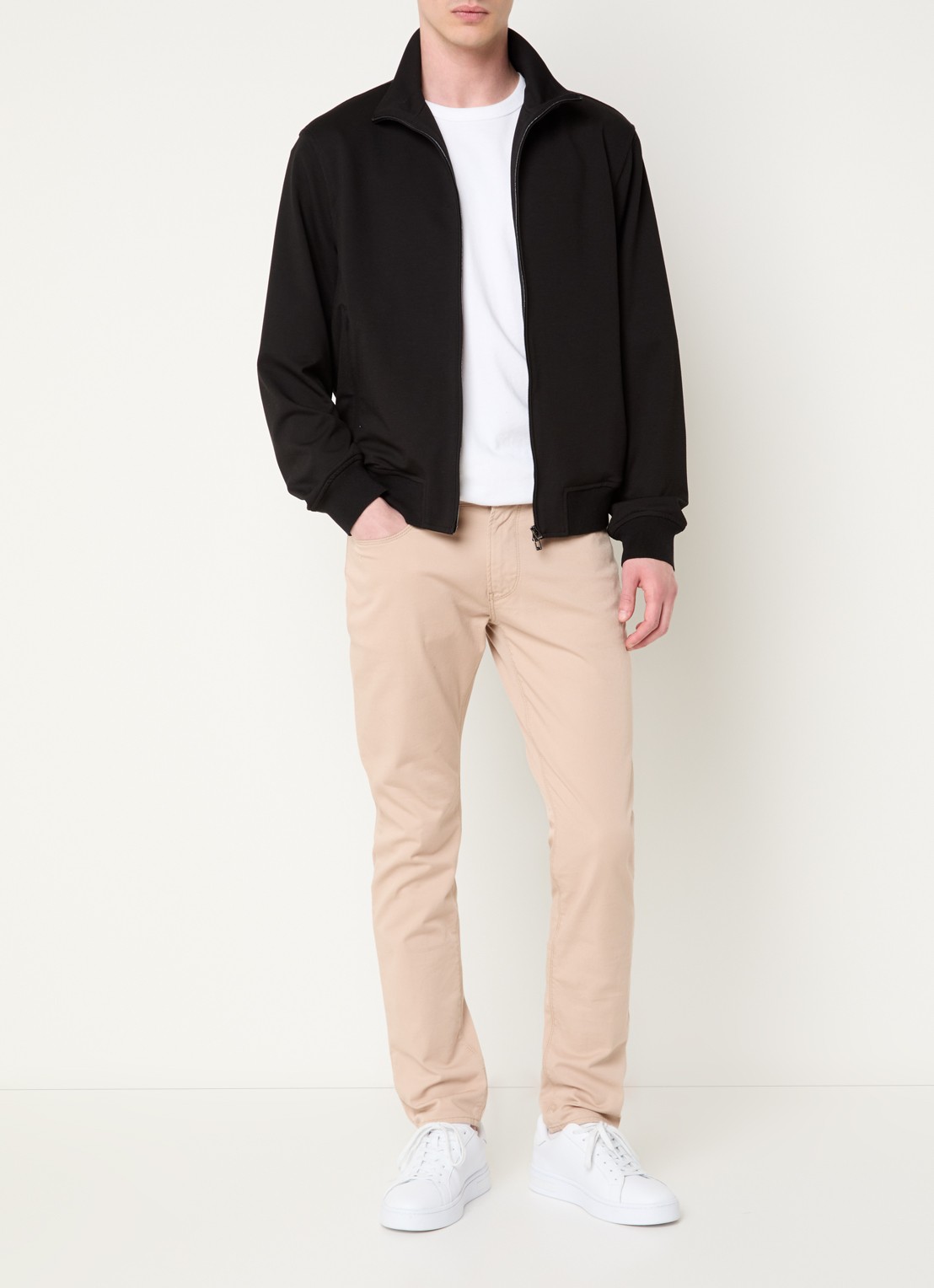 Armani Jack met opstaande kraag - voorkant 2 zwart