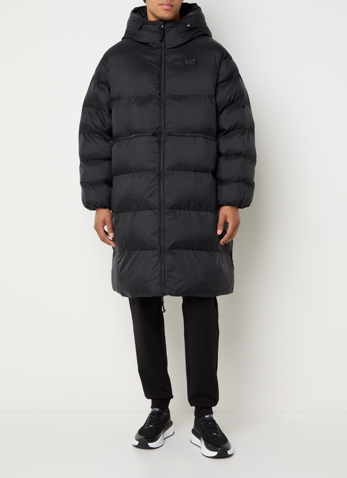 Armani Longline puffer jas met logo- en backprint - detail zwart