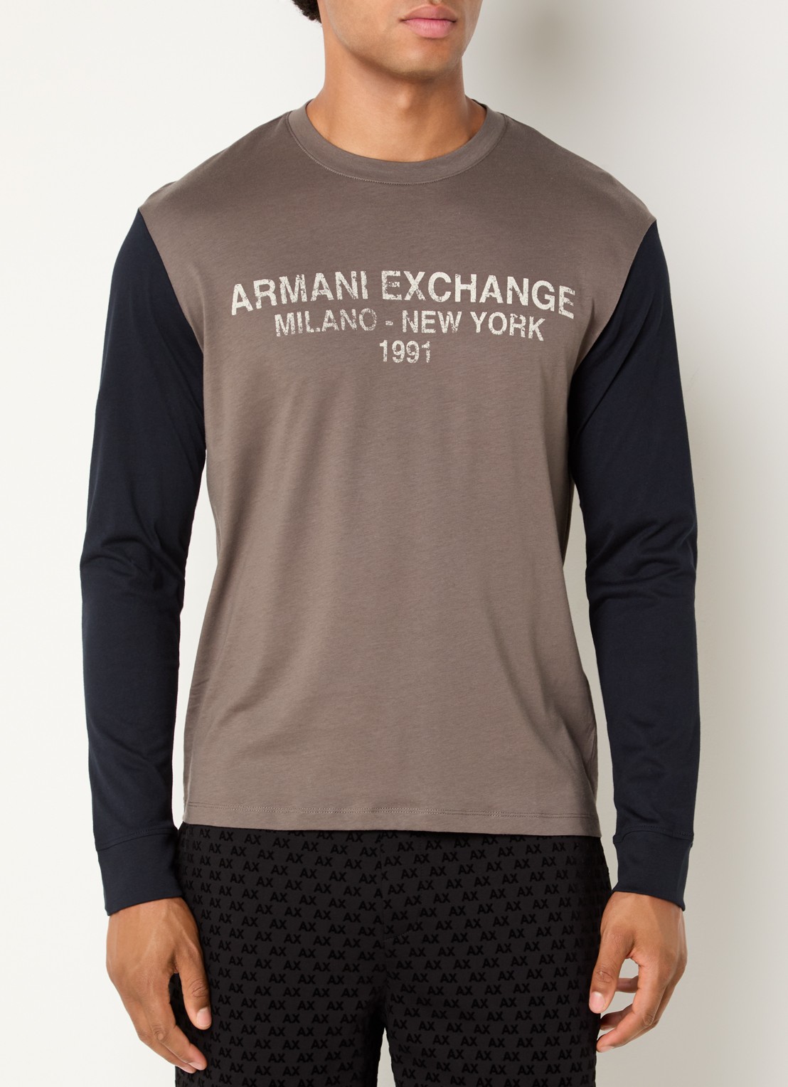 Armani Longsleeve met logoprint - detail 4 lichtbruin