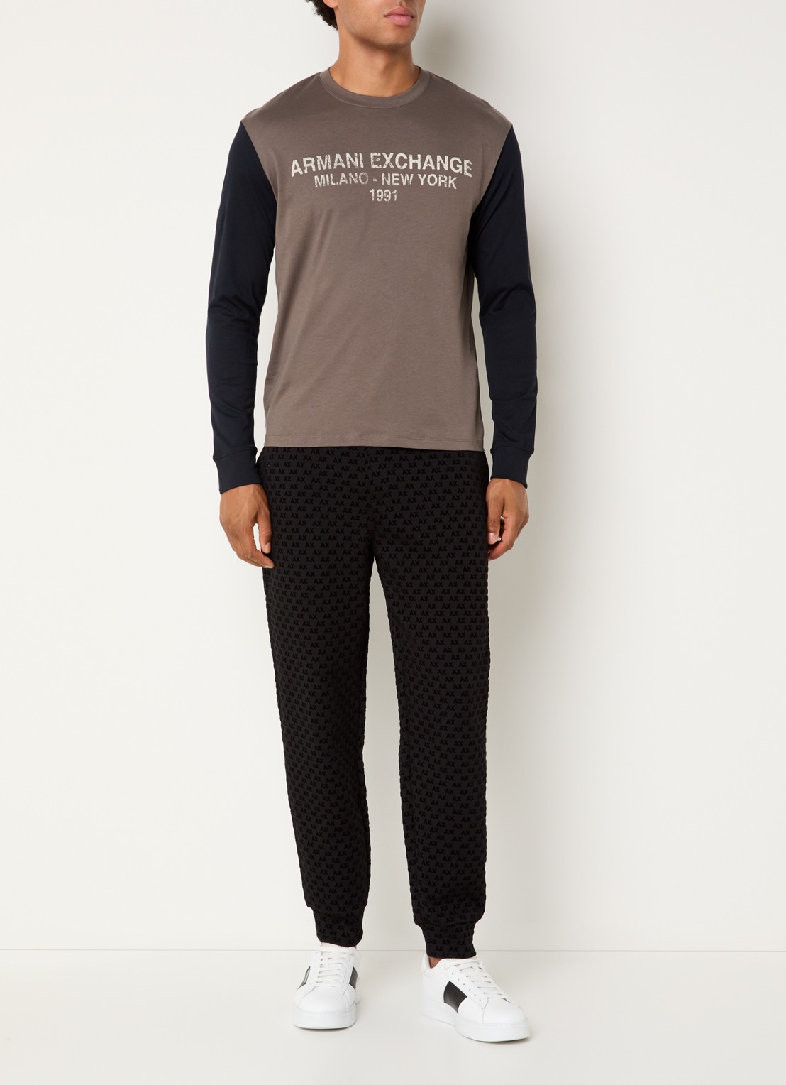 Armani Longsleeve met logoprint - voorkant 2 lichtbruin