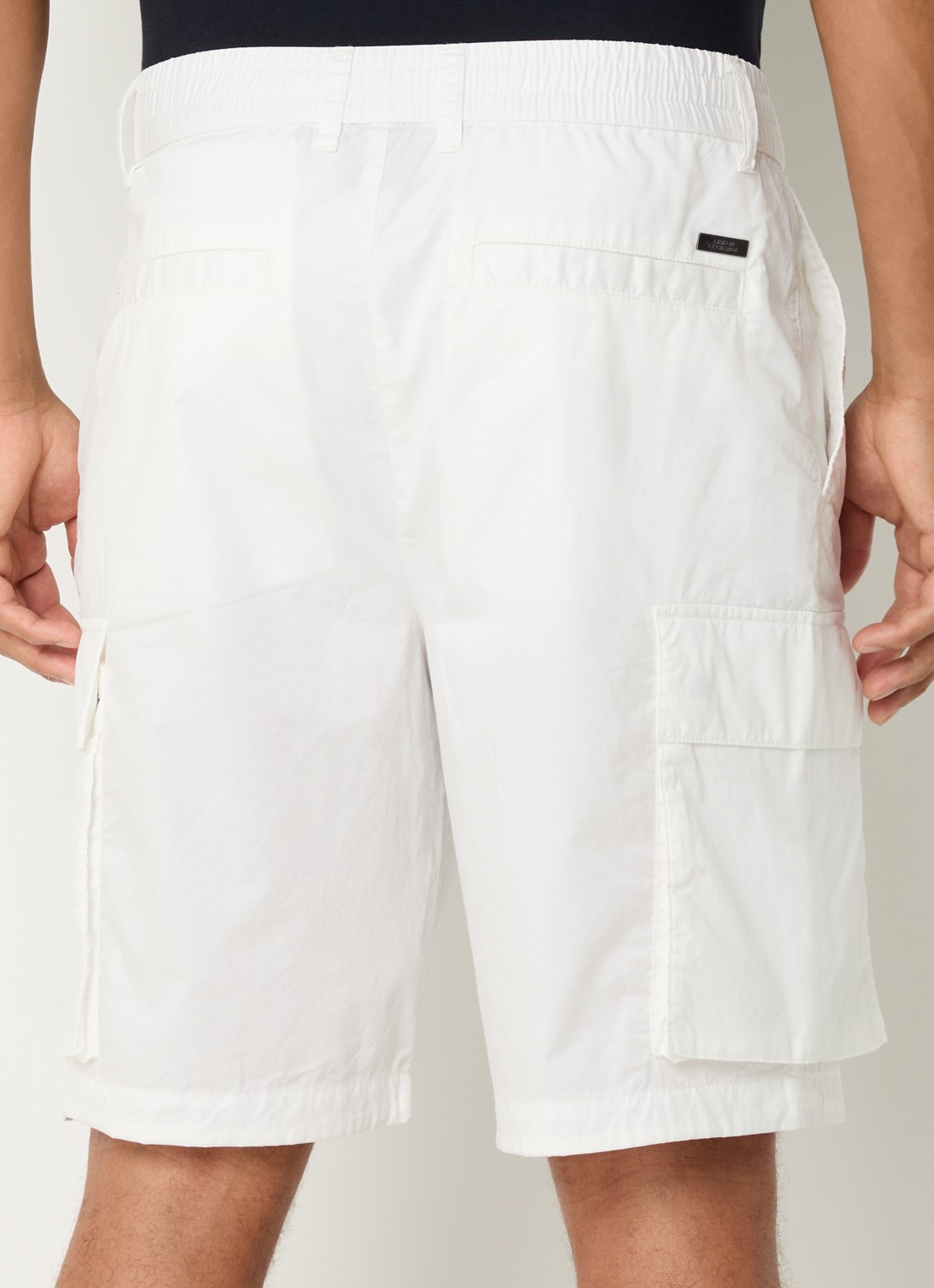 Armani Loose fit korte cargobroek met steekzakken - achterkant wit