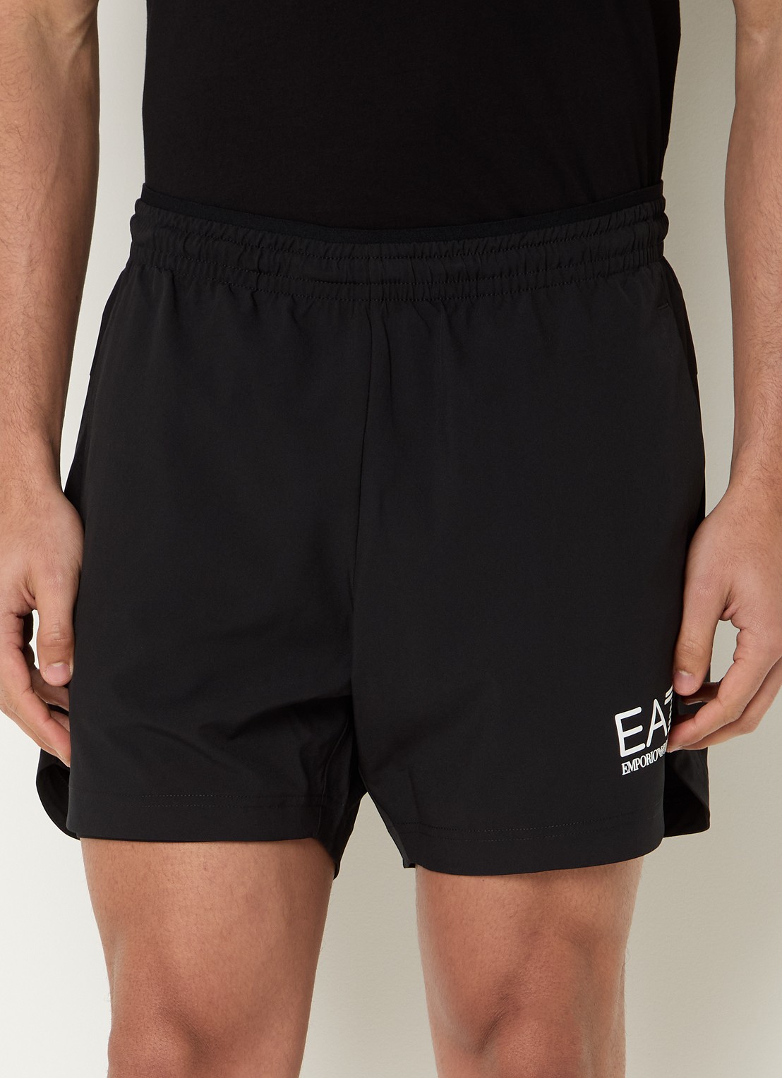 Armani Loose fit korte joggingbroek met logo - detail 3 zwart