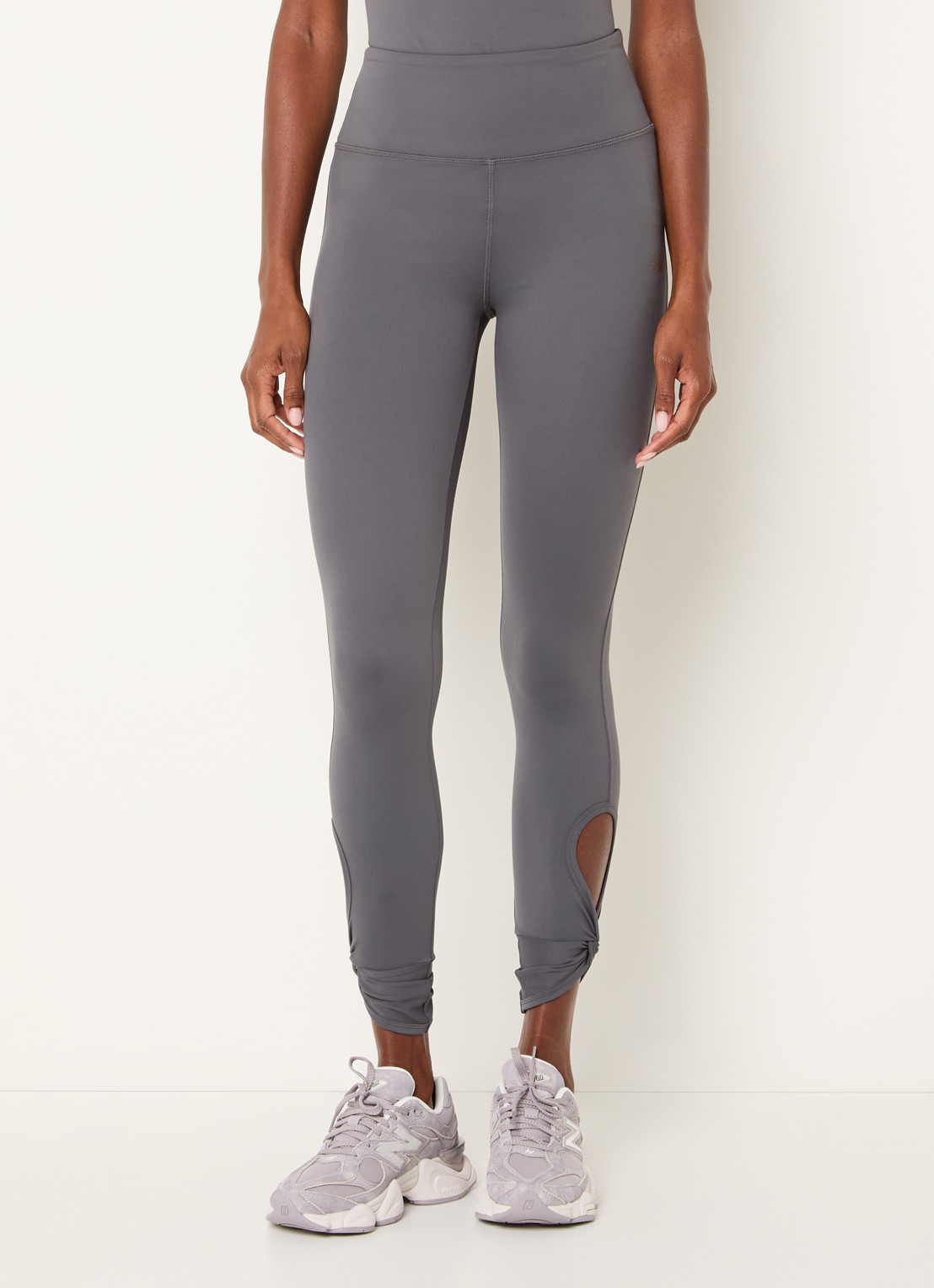 Armani Mid waist skinny fit trainingslegging met cut-out detail - detail 4 lichtgrijs