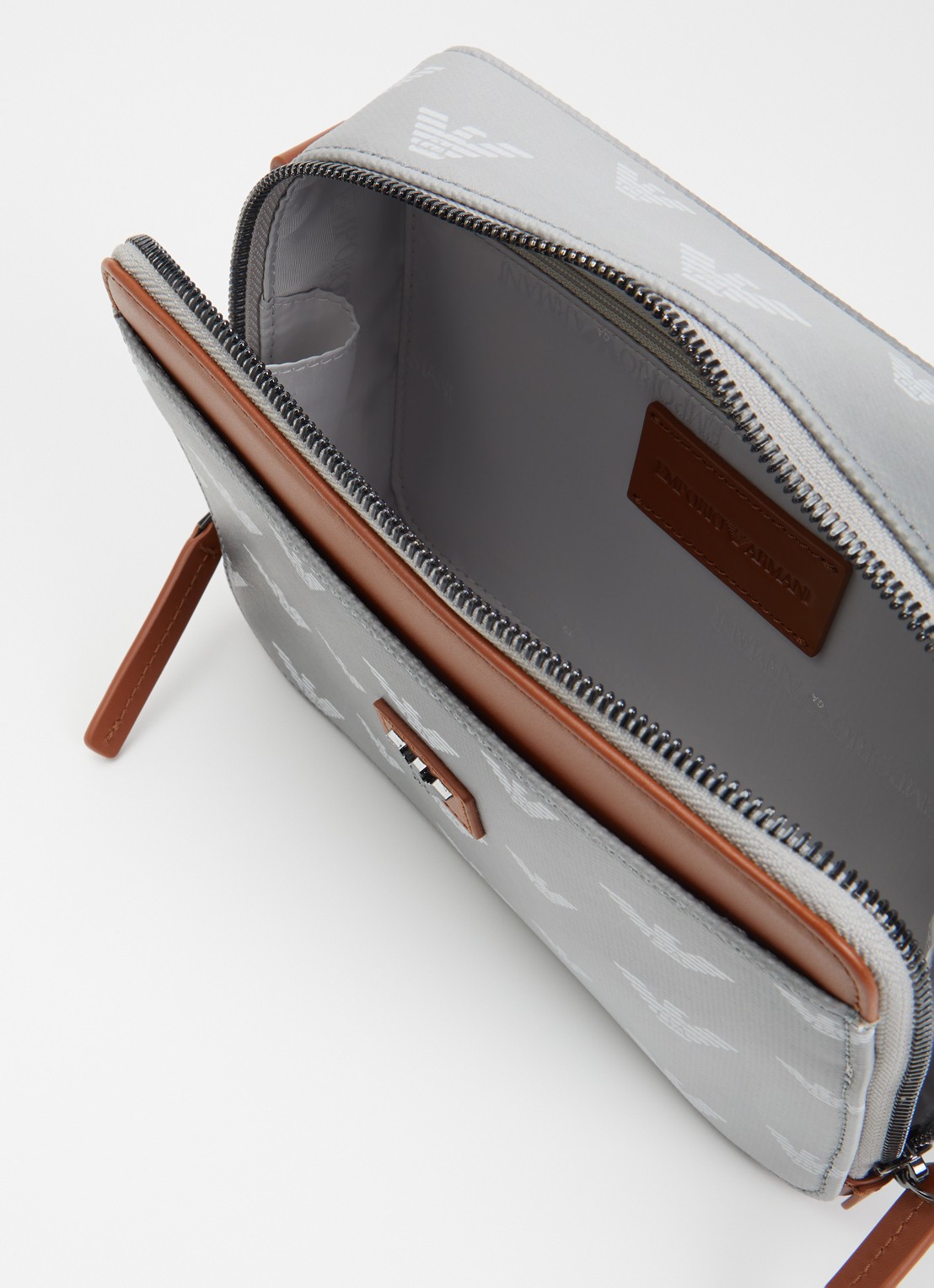 Armani Mini all-over eagle schoudertas van canvas met logo  - detail 2 grijs