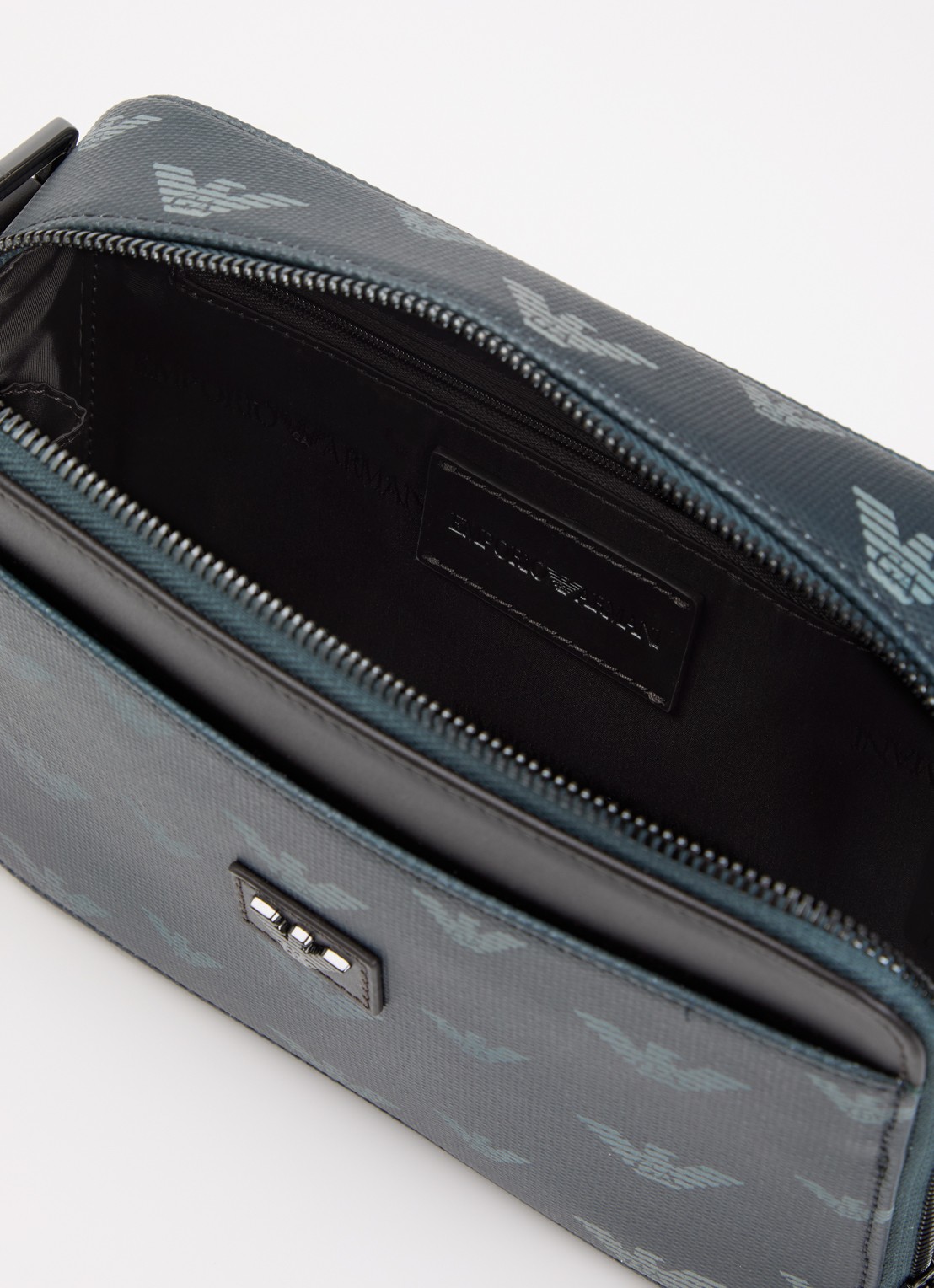 Armani Mini all-over eagle schoudertas van canvas met logo  - detail 2 donkerblauw