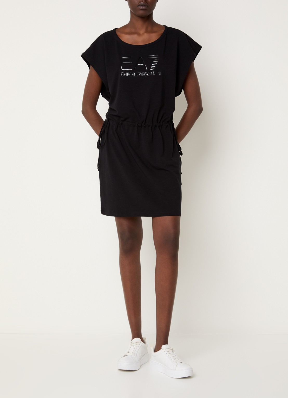 Armani Mini T-shirt jurk met logoprint en trekkoord - voorkant 2 zwart