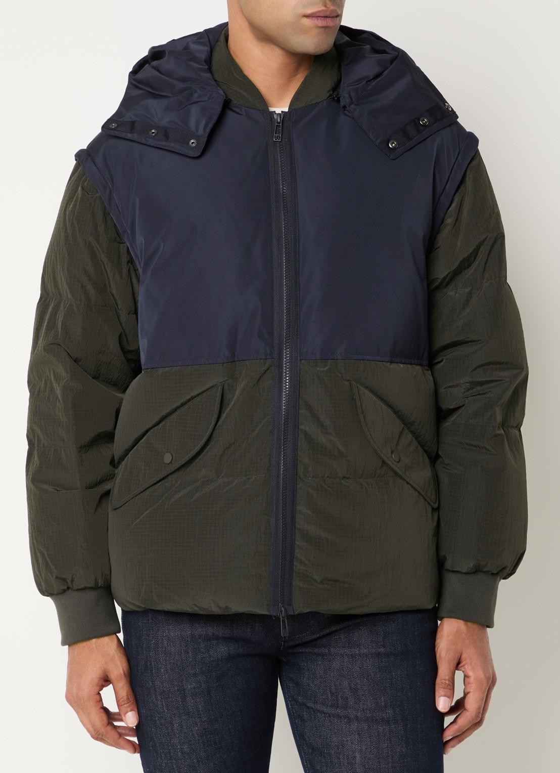 Armani Puffer jack met donsvulling en afneembare mouwen - detail 2 bronsgroen
