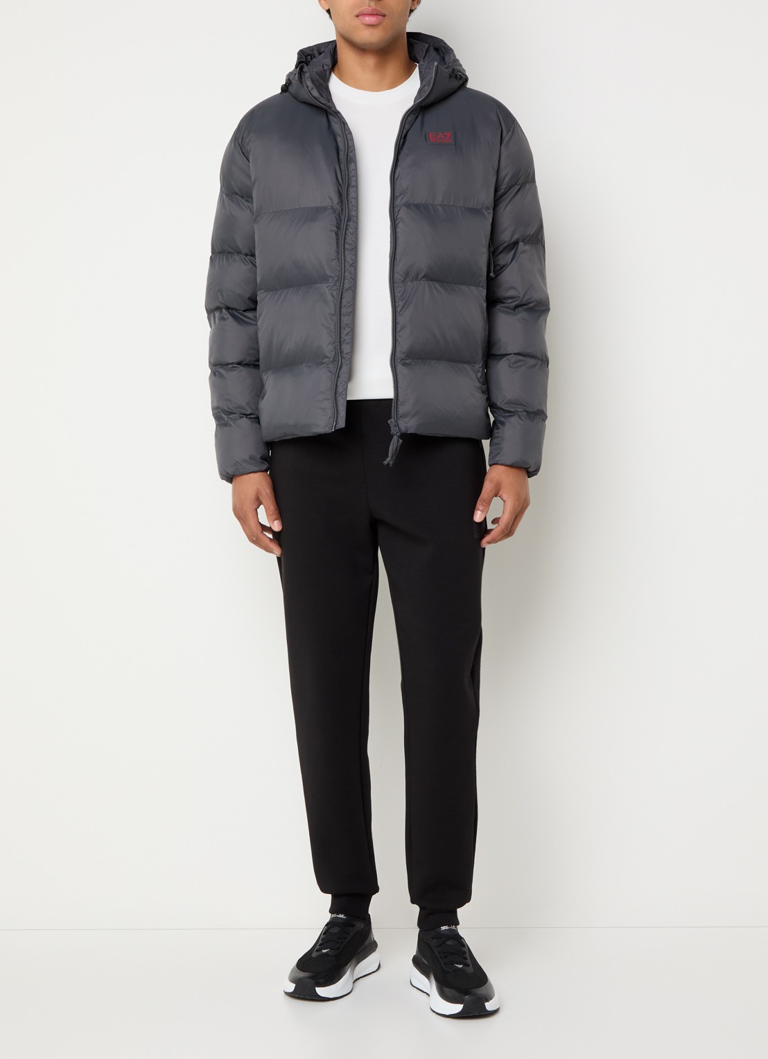 Armani Puffer jack met logo- en backprint - voorkant 2 donkergrijs