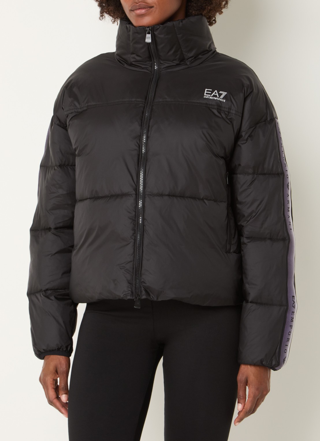 Armani Puffer jack met logoband en ritszakken - detail 4 zwart