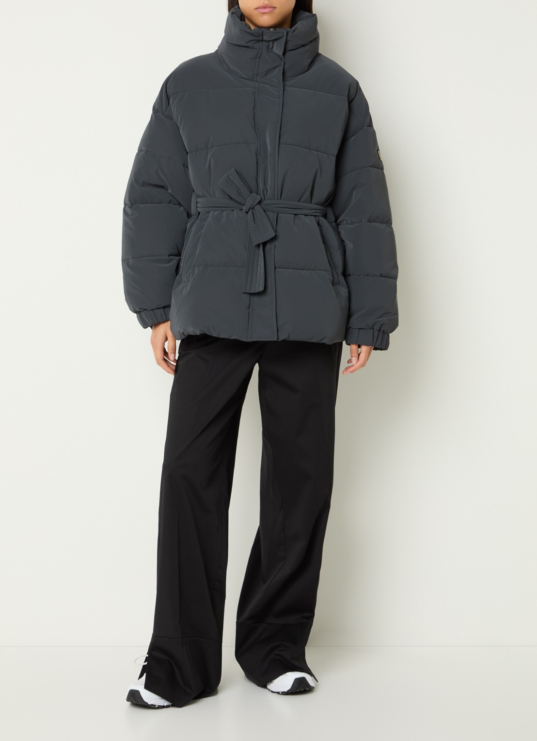 Armani Puffer jack met strikceintuur en logo - voorkant 2 antraciet