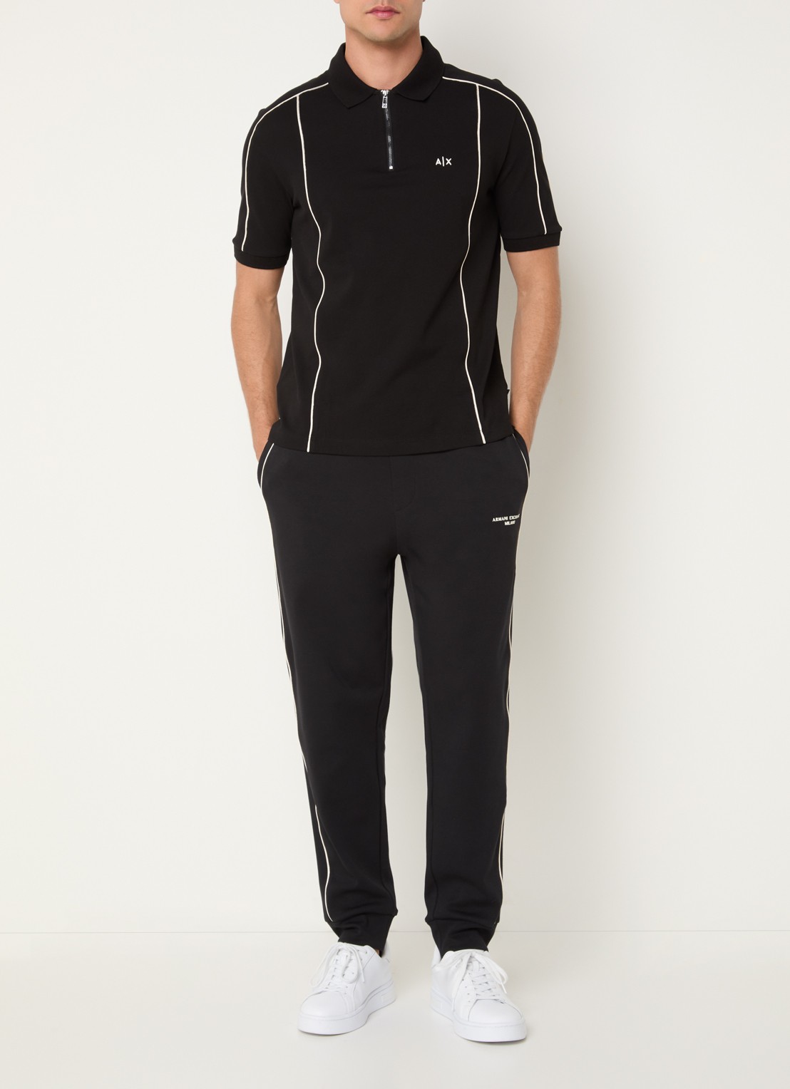 Armani Regular fit polo met logo en halve rits - voorkant 2 zwart