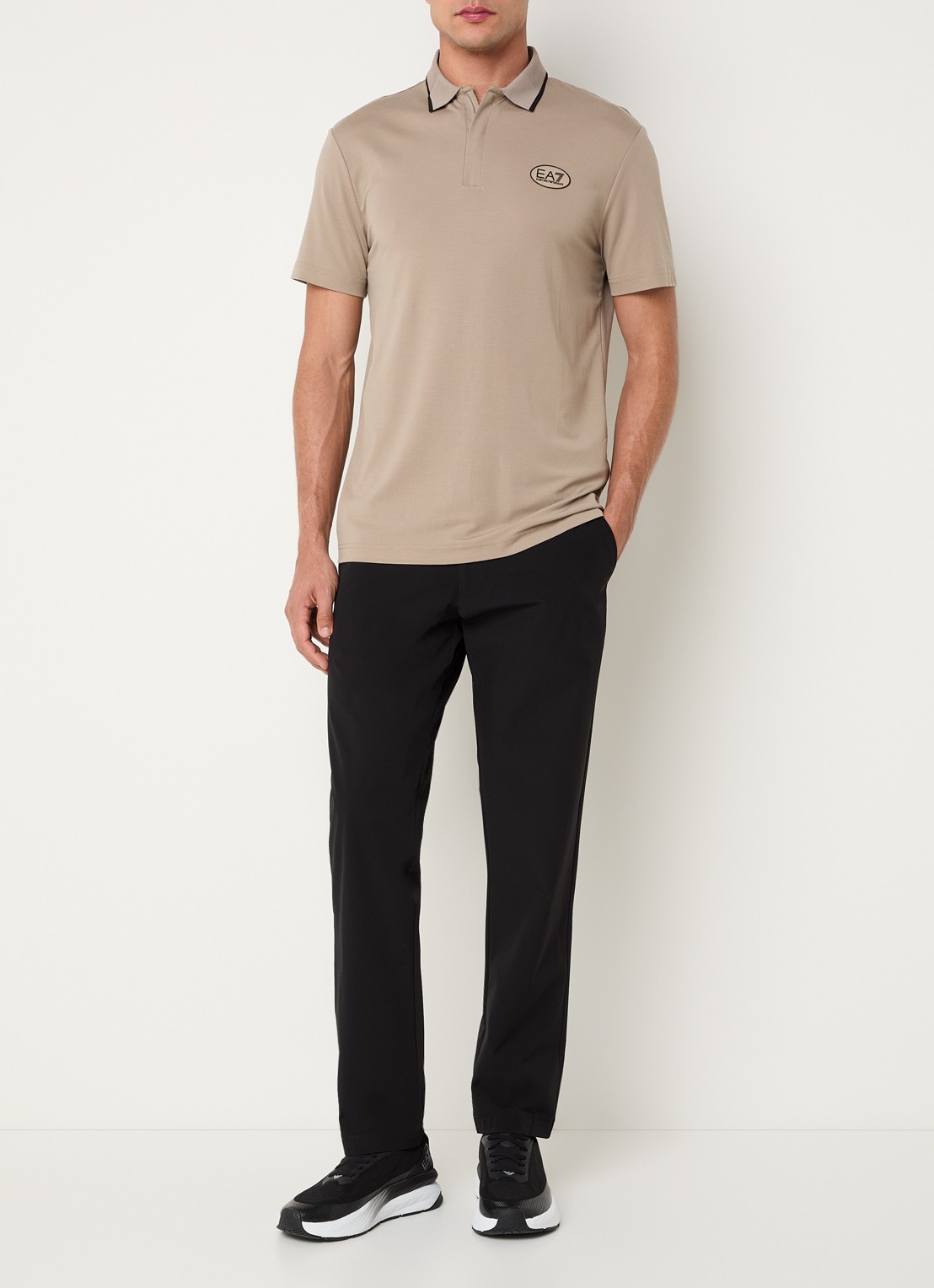 Armani Regular fit polo met logo - voorkant 2 taupe